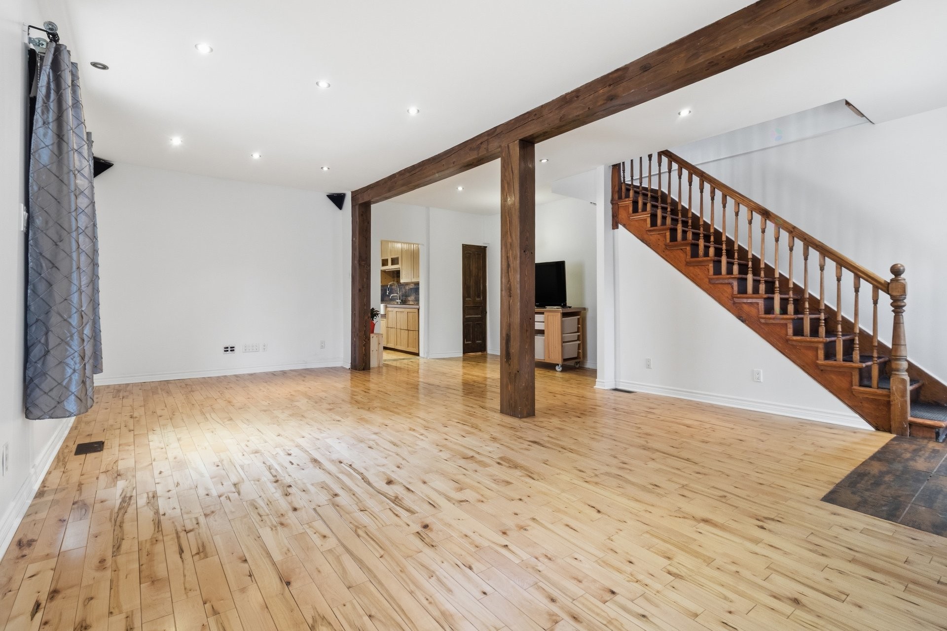 









90


Av. Jolicoeur

,
Montréal (Lachine),




QC
H8R1P6

