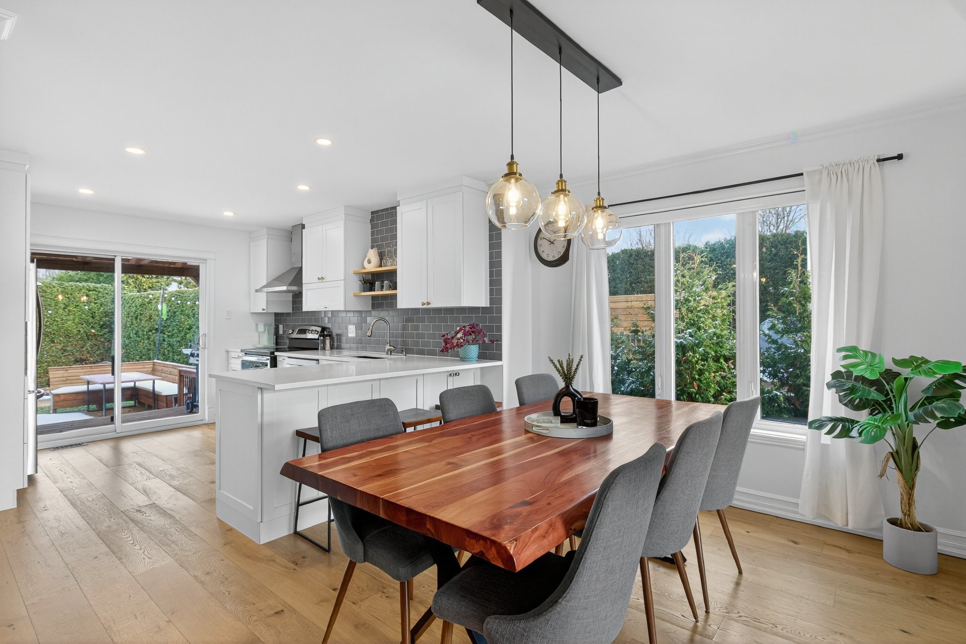 









267


Rue Maurice-St-Louis

,
Gatineau (Aylmer),




QC
J9J3V9

