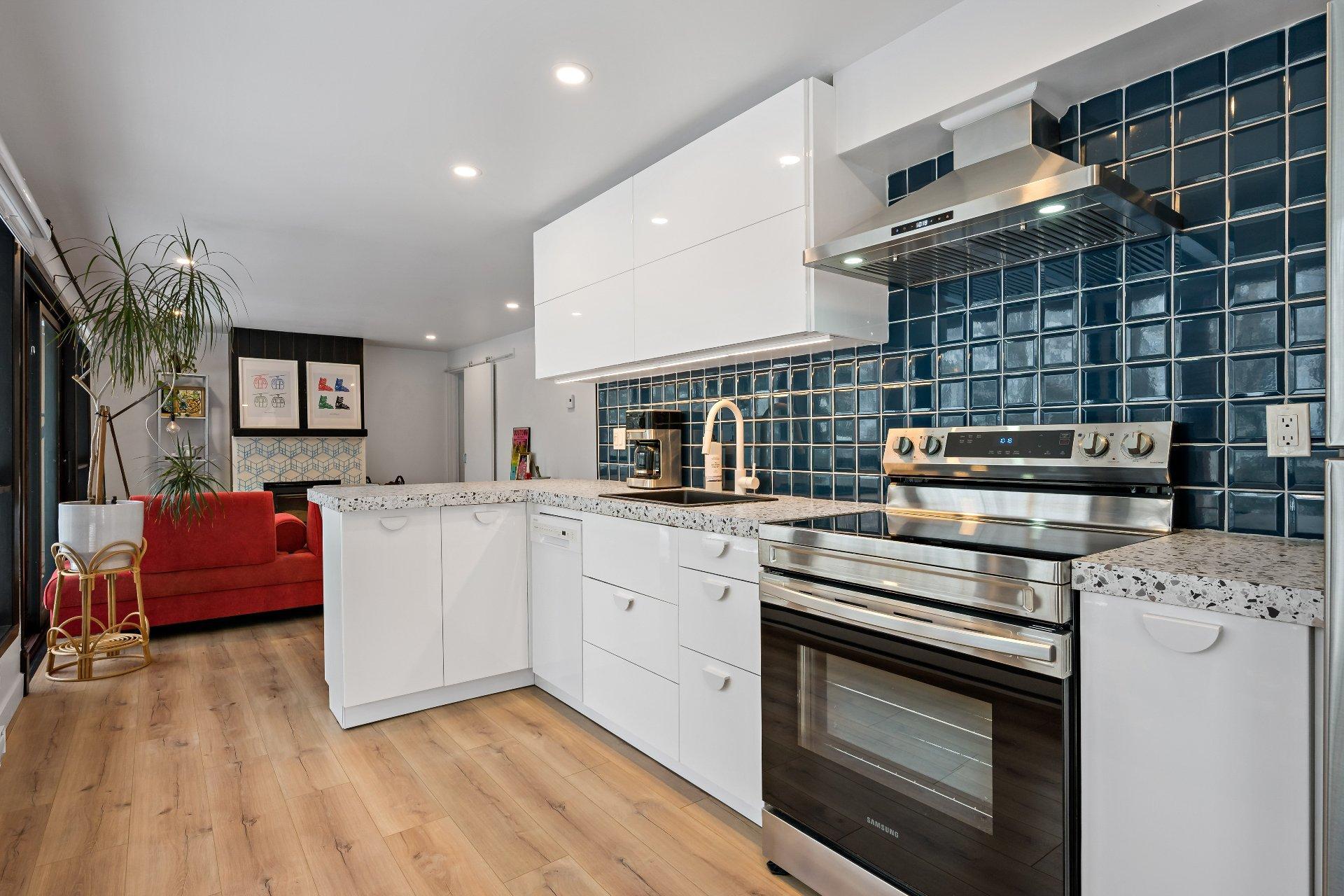 









1381Z

 - 1383Z


Rue Trudel

,
Mont-Tremblant,




QC
J8E2L4

