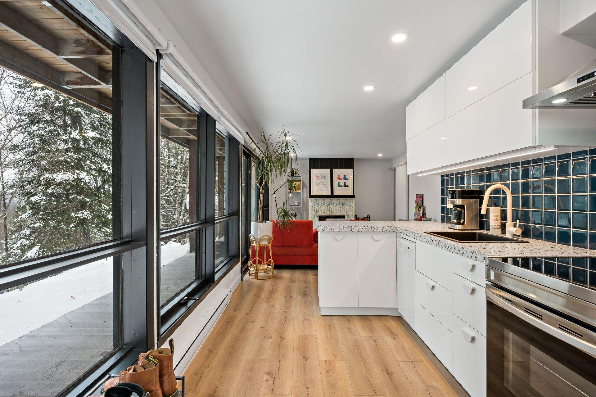 









1381Z

 - 1383Z


Rue Trudel

,
Mont-Tremblant,




QC
J8E2L4

