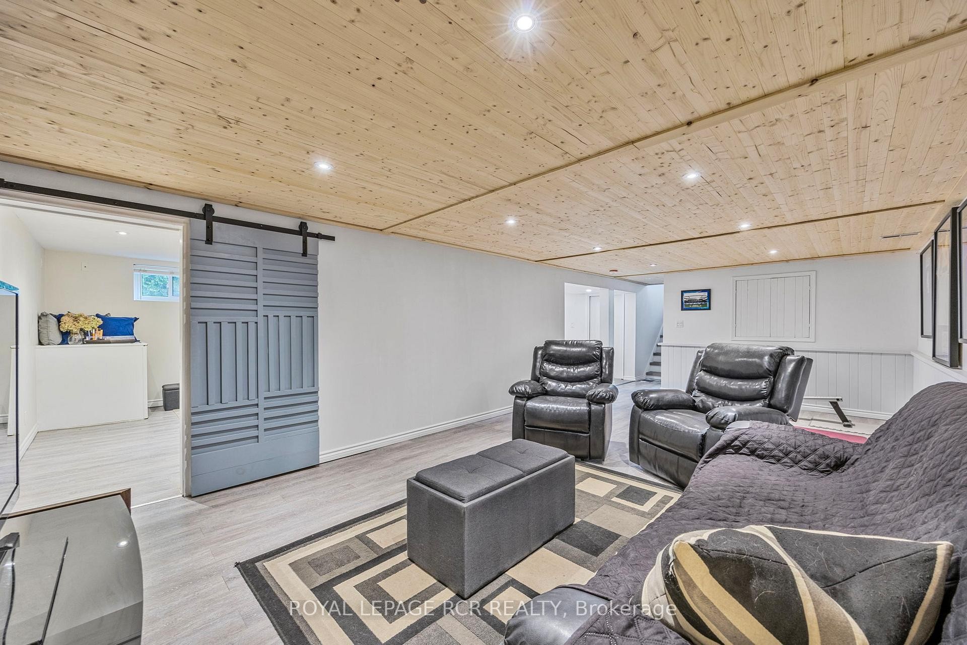 









61


William

Street East,
Caledon,




ON
L7K 1N7

