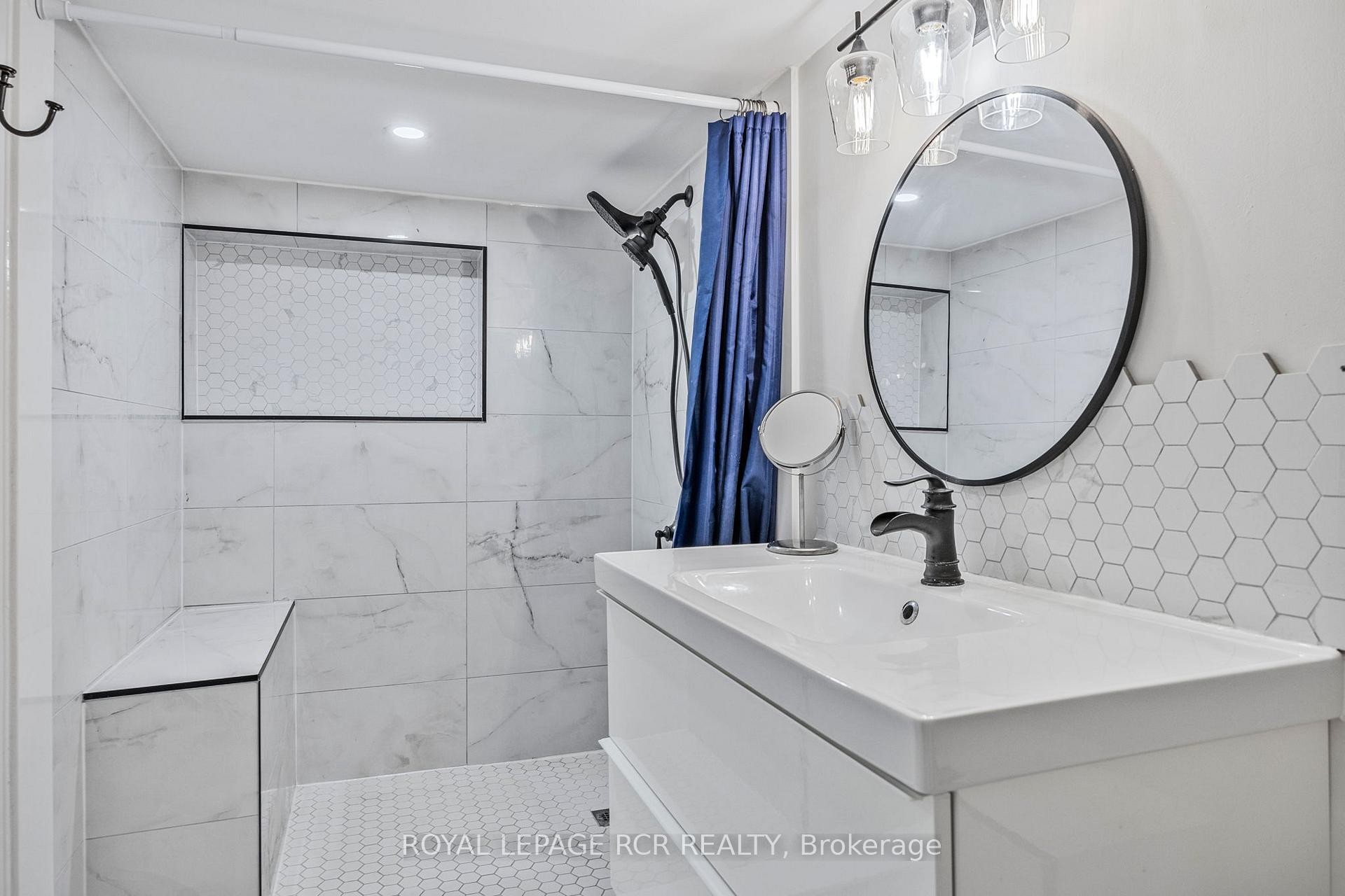 









61


William

Street East,
Caledon,




ON
L7K 1N7

