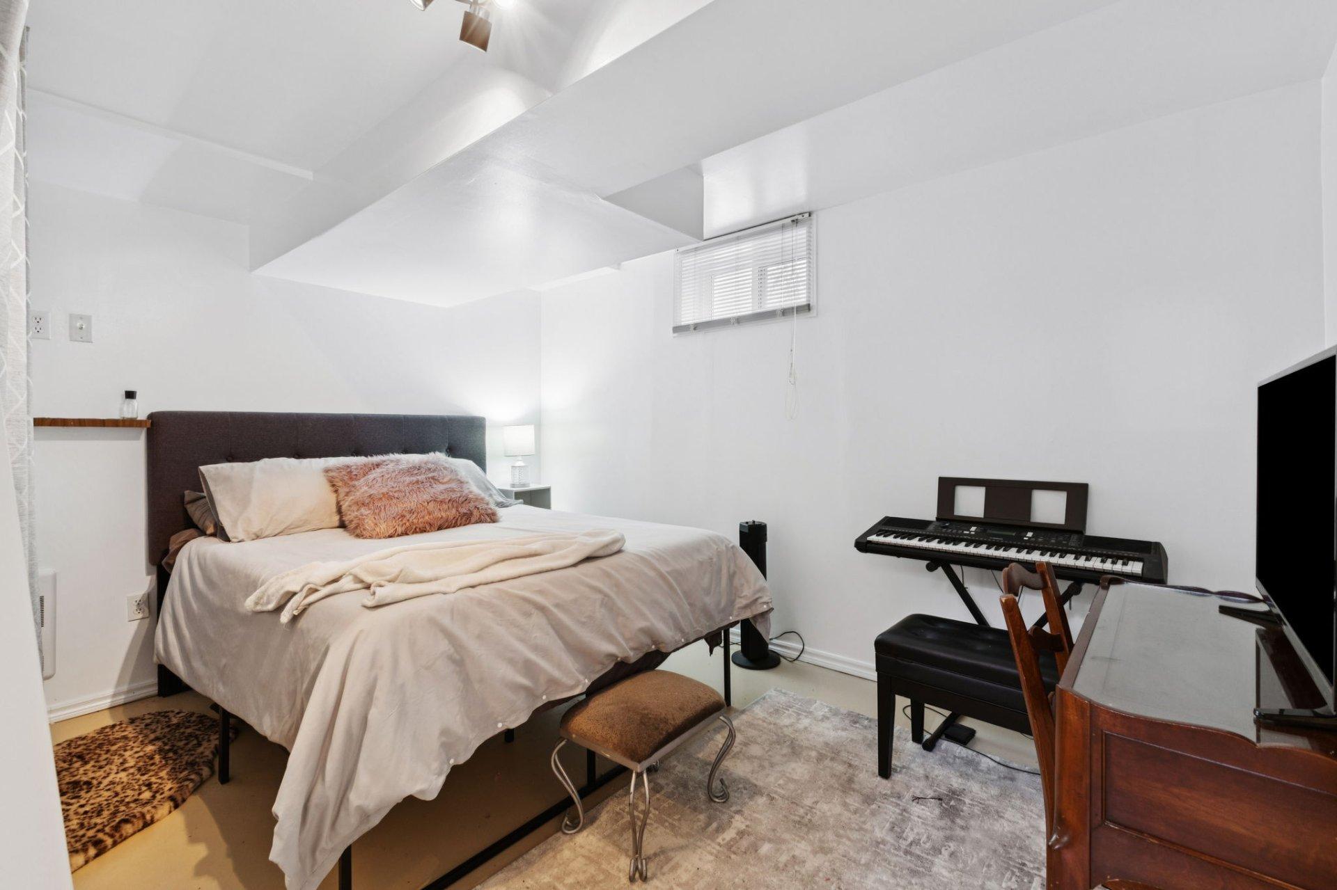 









278


Rue R.-Rollin

,
Gatineau (Gatineau),




QC
J8R1C5

