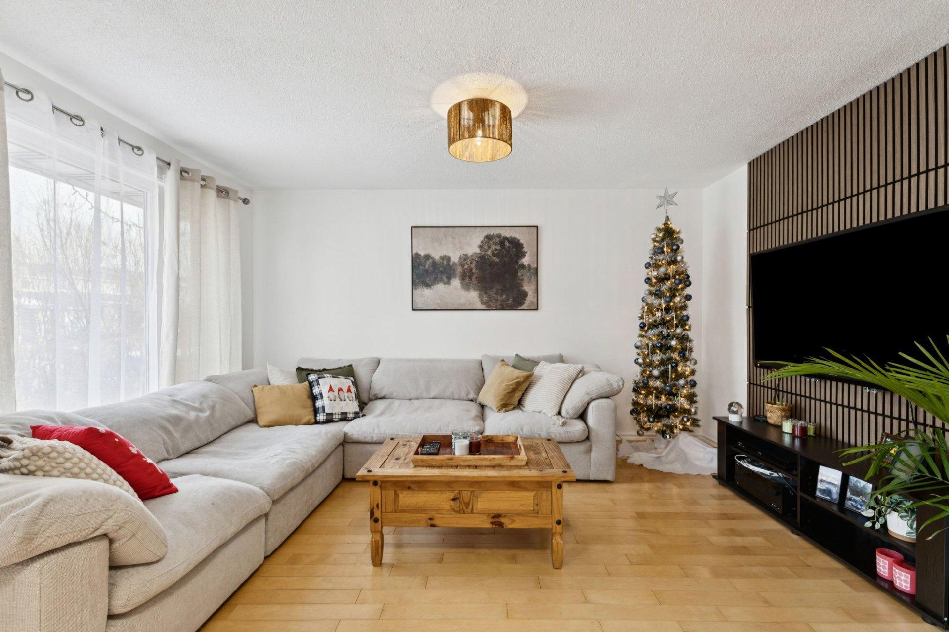 









278


Rue R.-Rollin

,
Gatineau (Gatineau),




QC
J8R1C5

