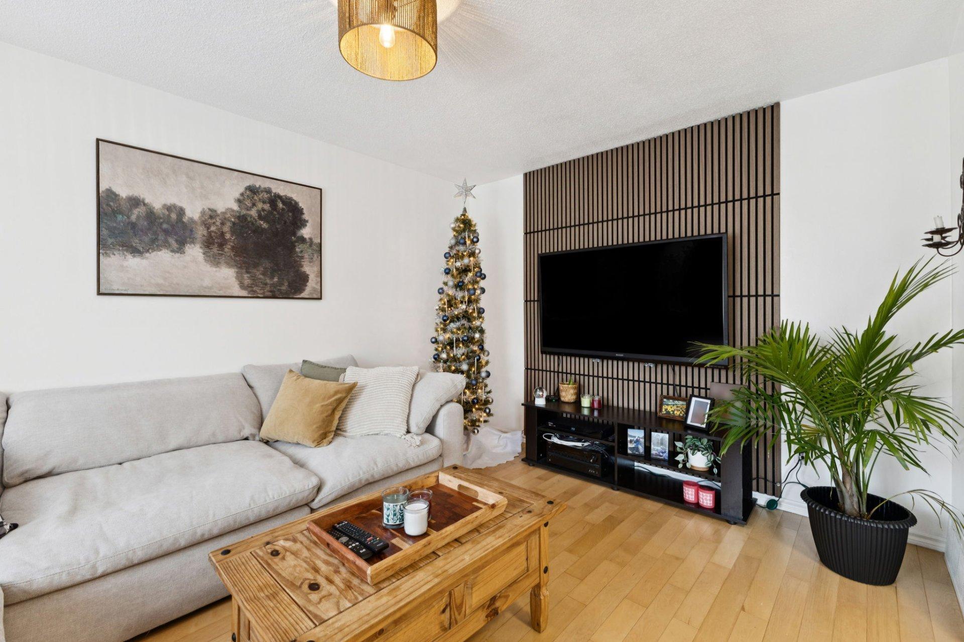 









278


Rue R.-Rollin

,
Gatineau (Gatineau),




QC
J8R1C5

