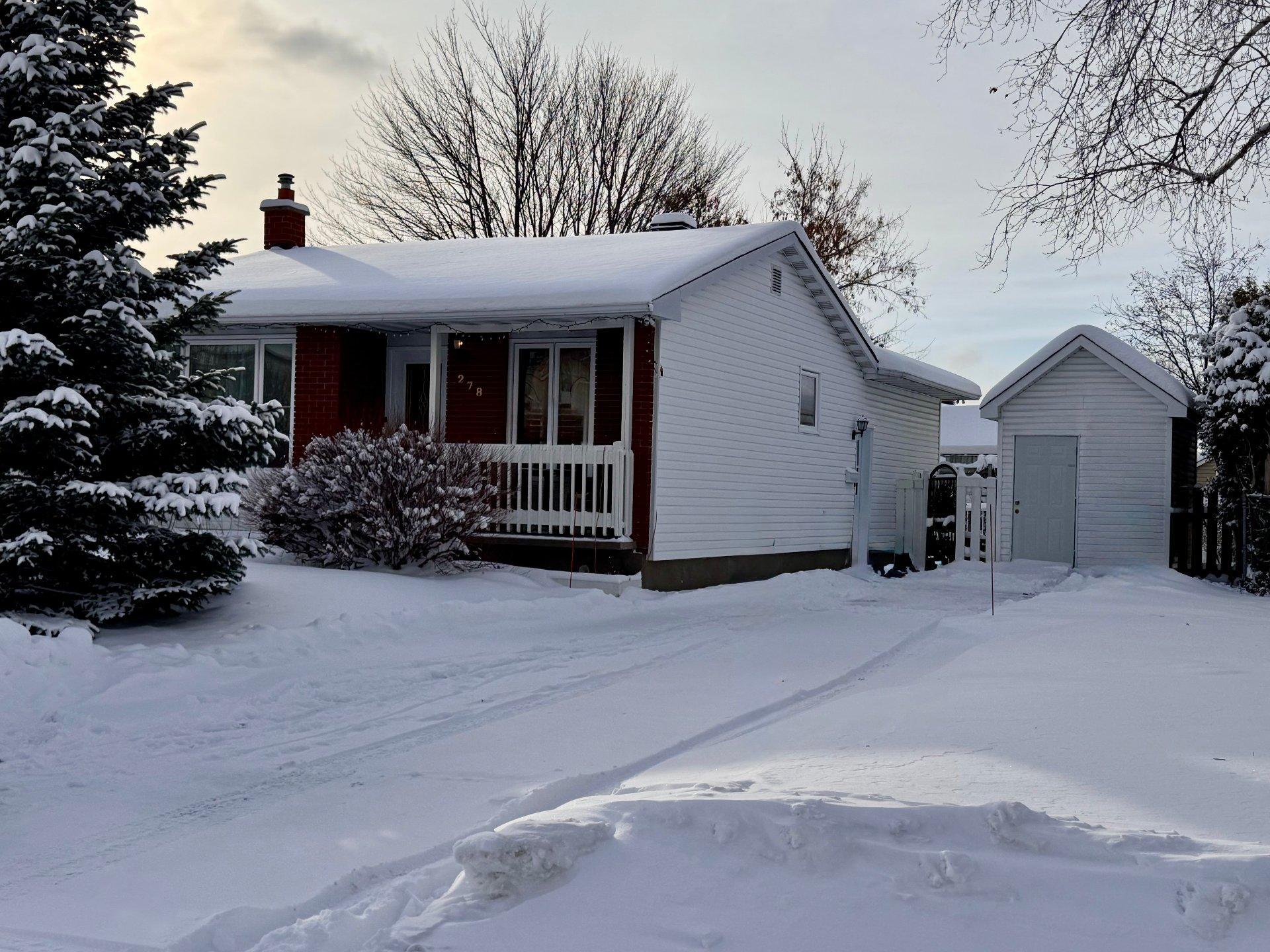 









278


Rue R.-Rollin

,
Gatineau (Gatineau),




QC
J8R1C5

