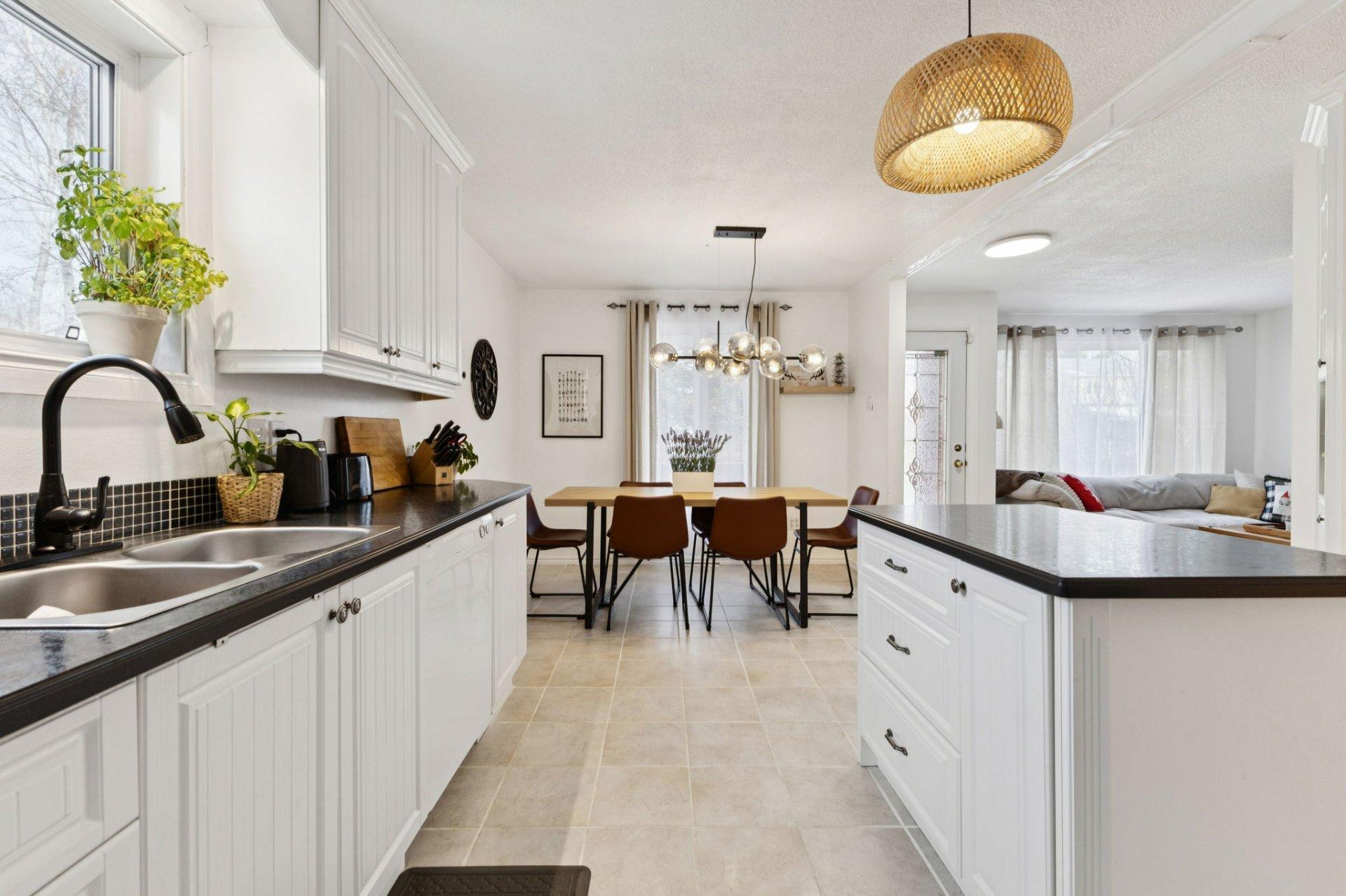 









278


Rue R.-Rollin

,
Gatineau (Gatineau),




QC
J8R1C5

