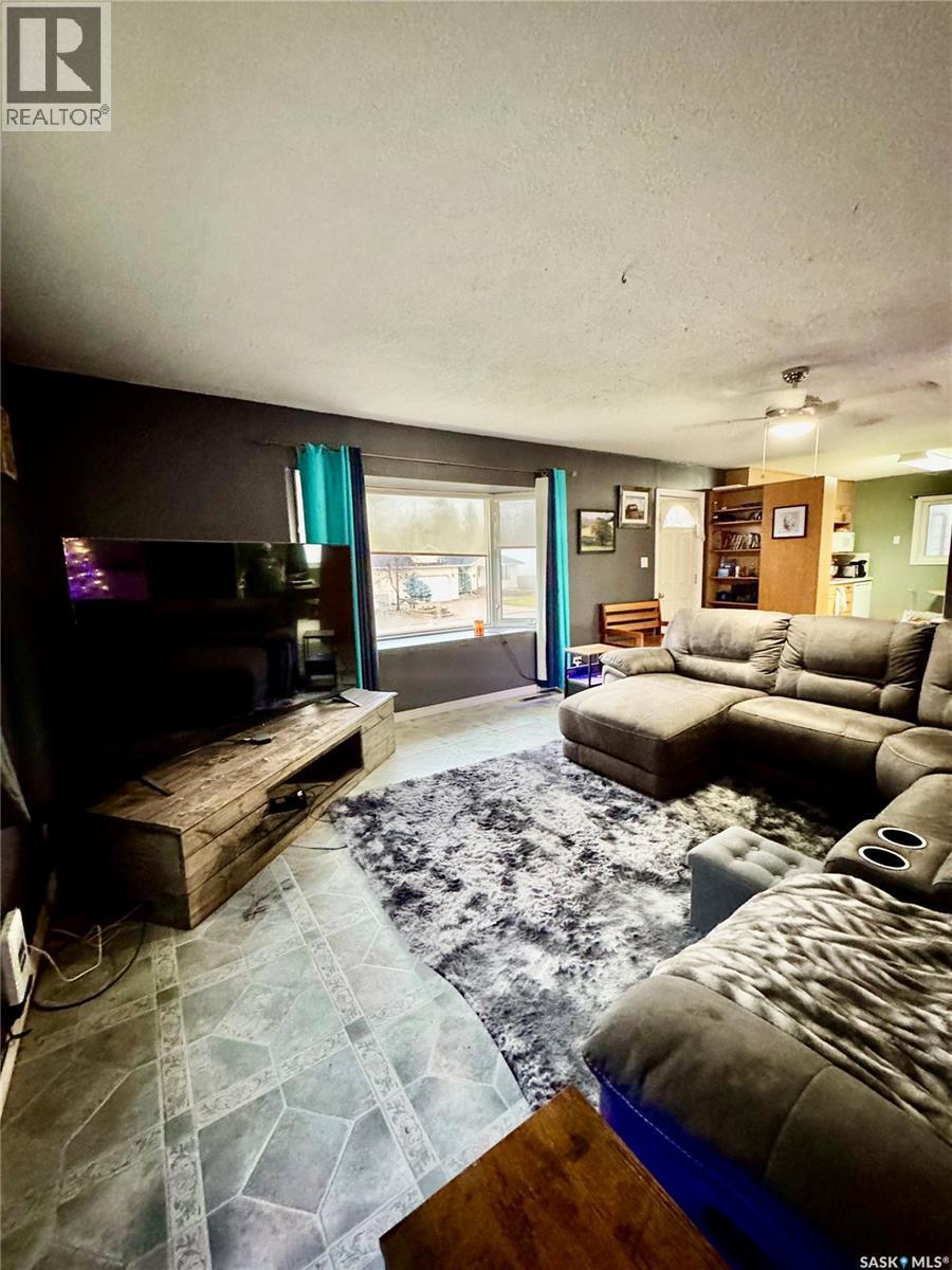 












719 Donald STREET

,
Hudson Bay,




Saskatchewan
S0E0Y0

