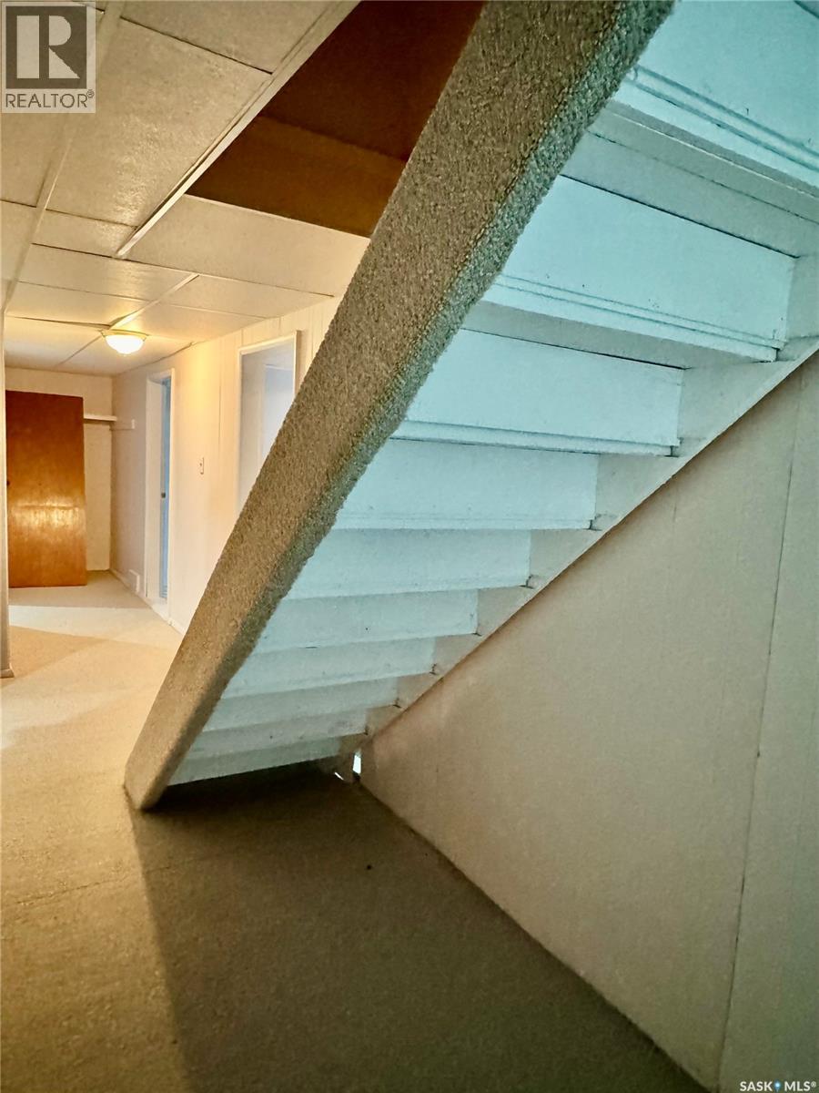 












719 Donald STREET

,
Hudson Bay,




Saskatchewan
S0E0Y0

