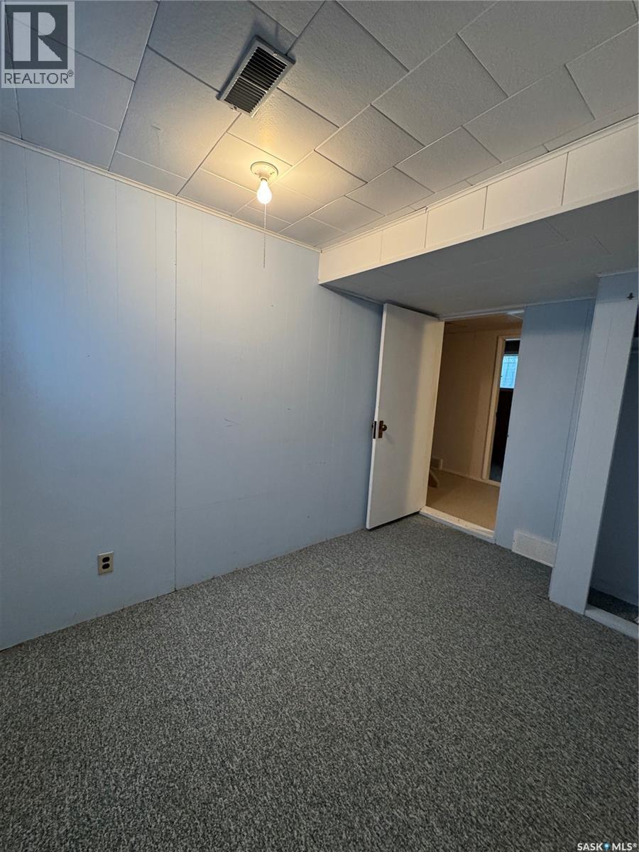 












719 Donald STREET

,
Hudson Bay,




Saskatchewan
S0E0Y0

