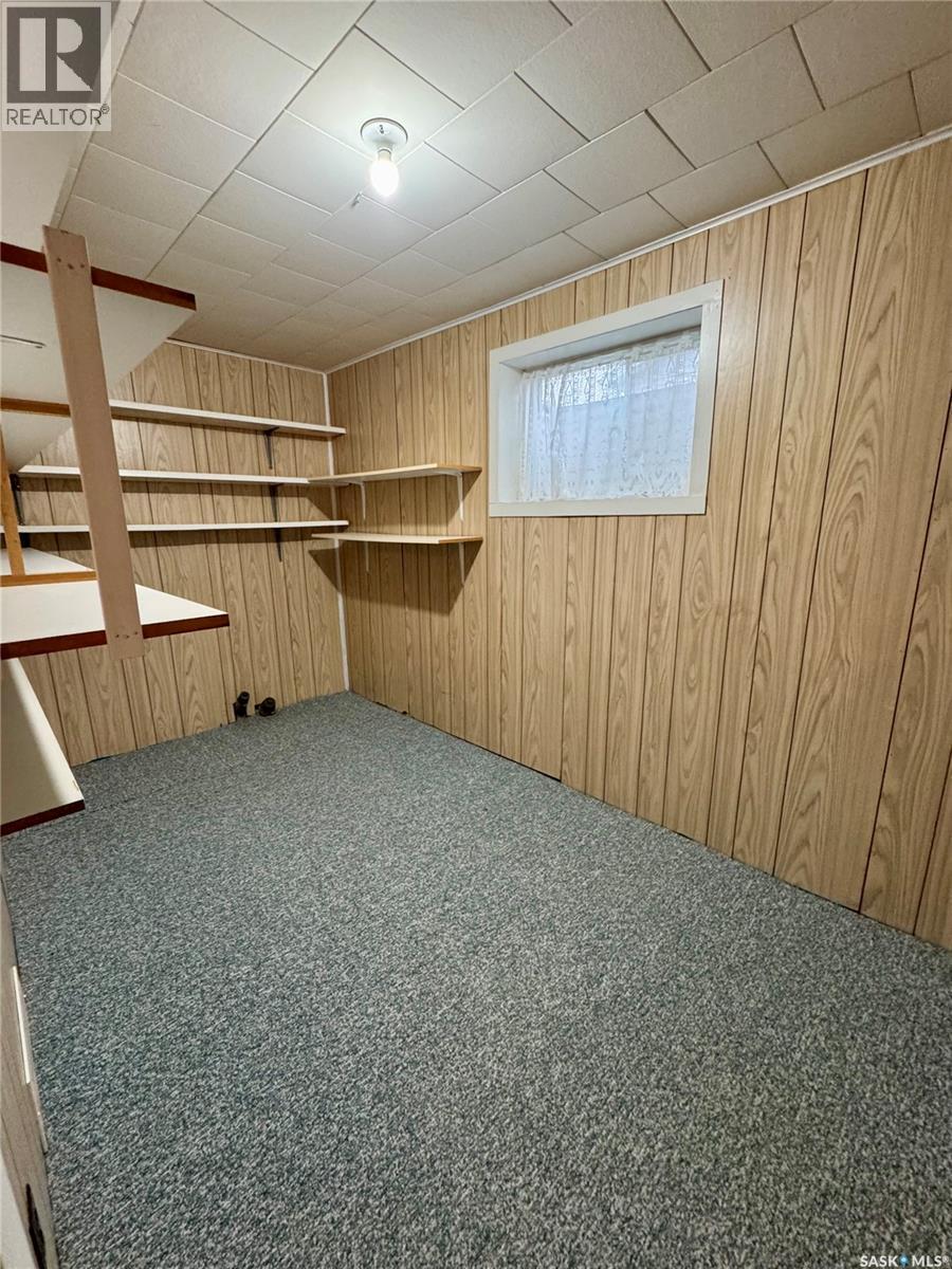 












719 Donald STREET

,
Hudson Bay,




Saskatchewan
S0E0Y0

