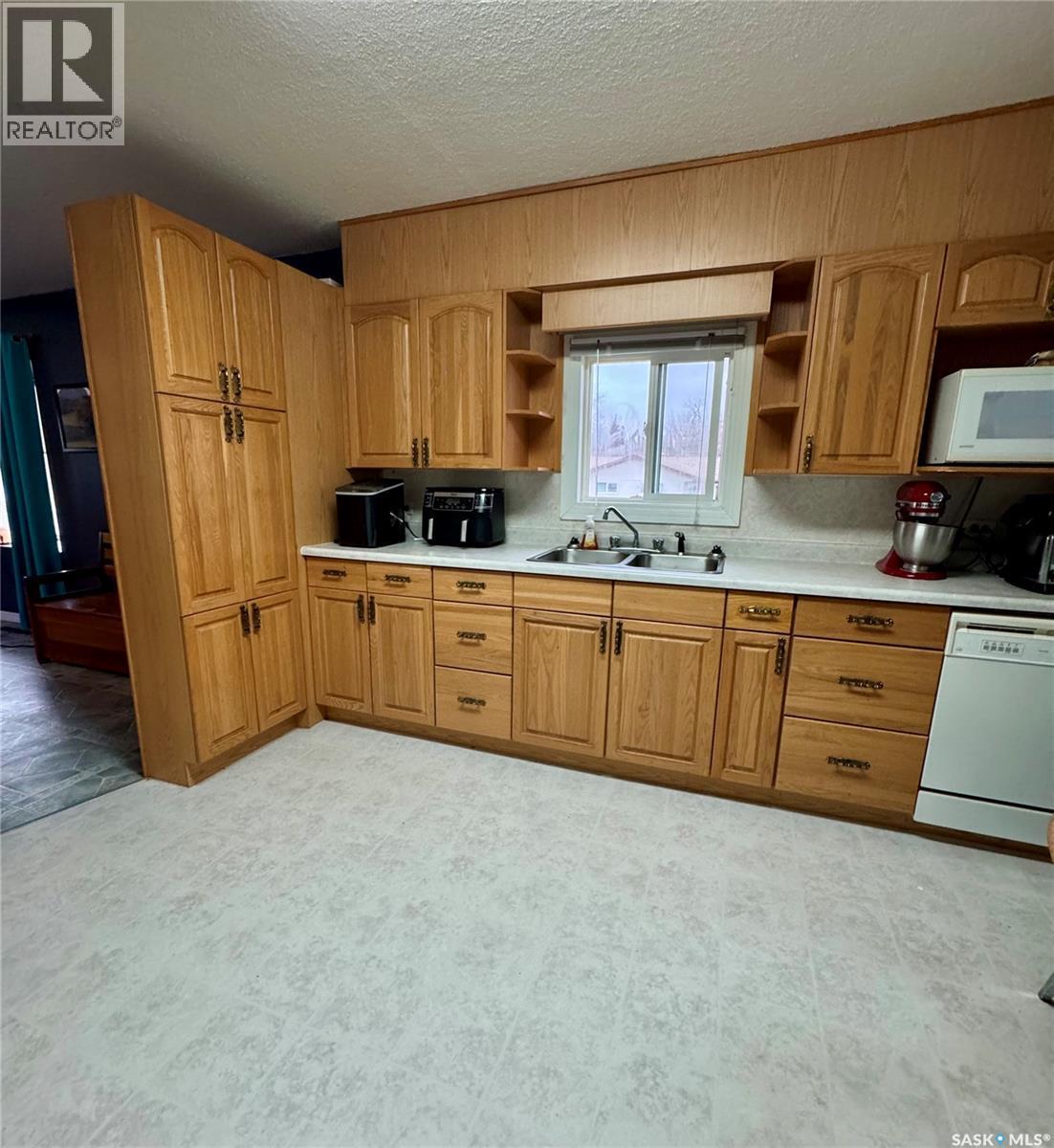 












719 Donald STREET

,
Hudson Bay,




Saskatchewan
S0E0Y0

