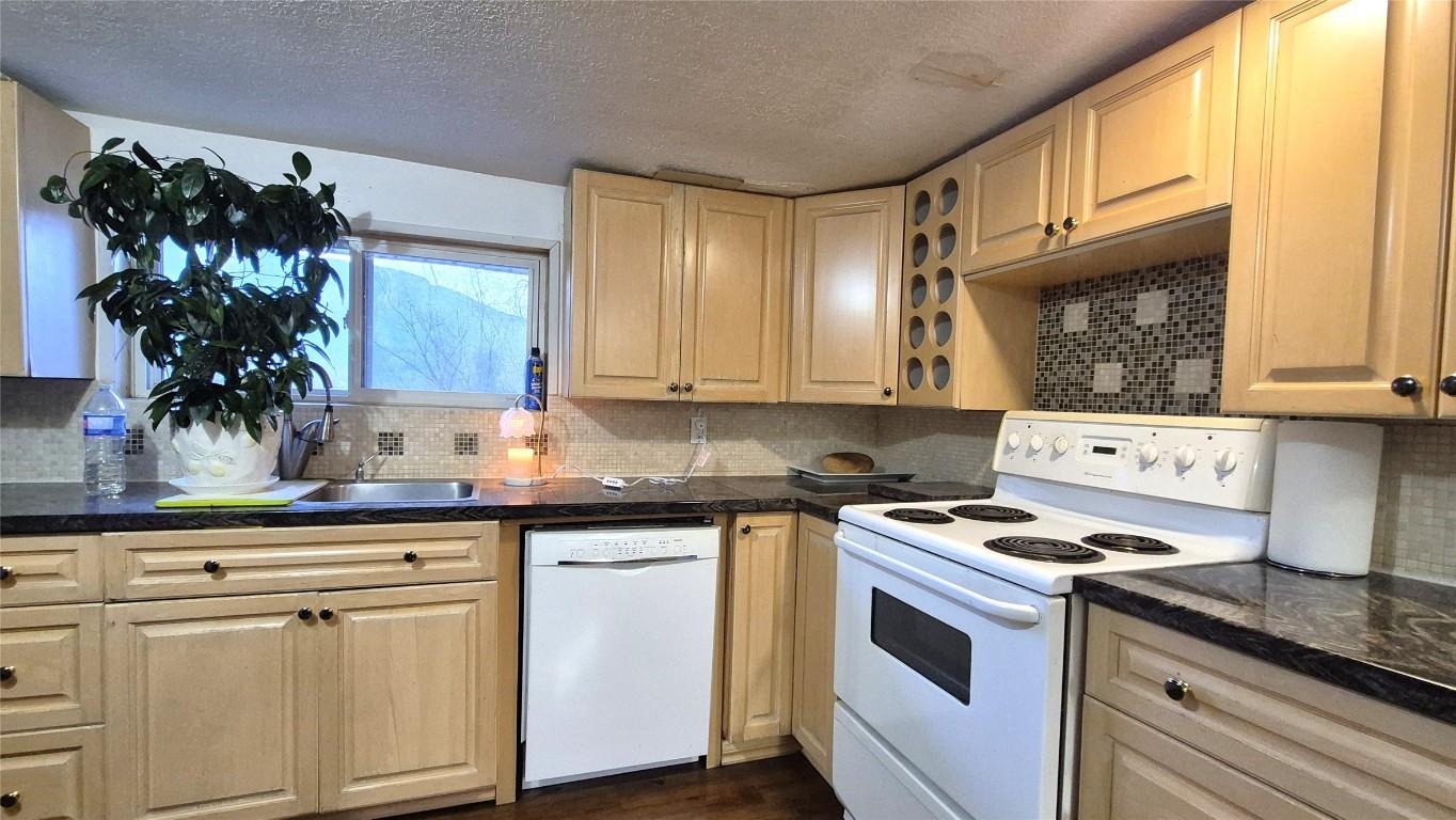 









5177


Trans Canada

Highway,
Tappen,




BC
V0E 2X3

