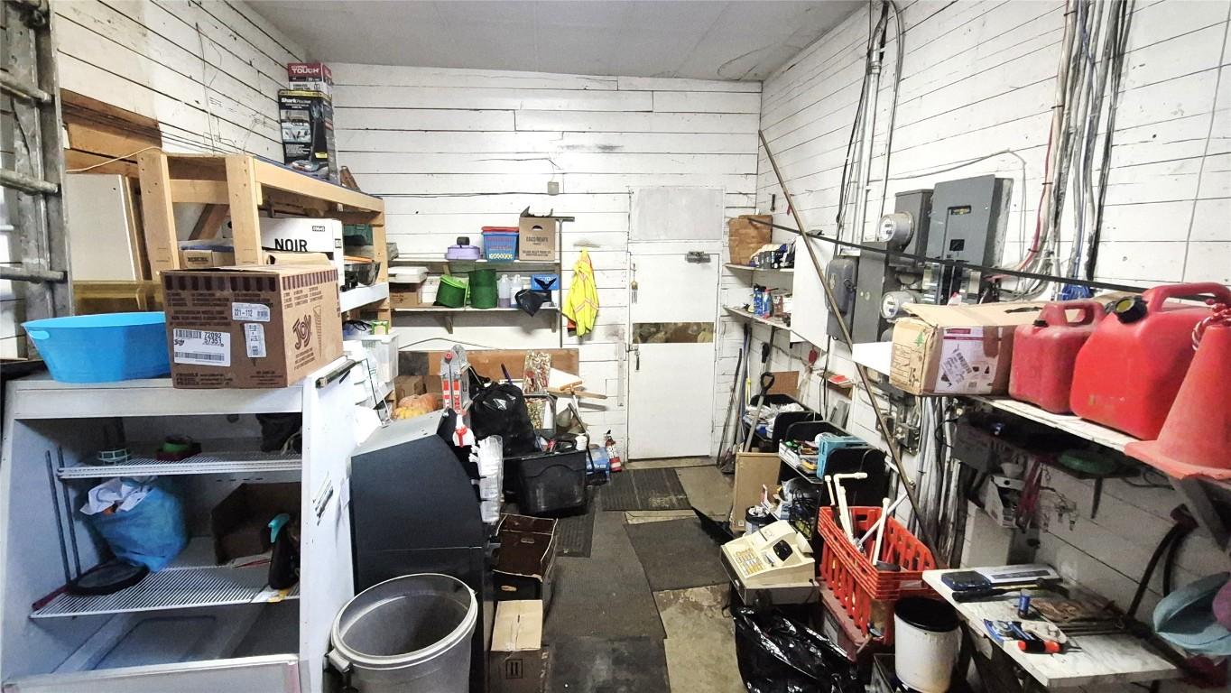 









5177


Trans Canada

Highway,
Tappen,




BC
V0E 2X3

