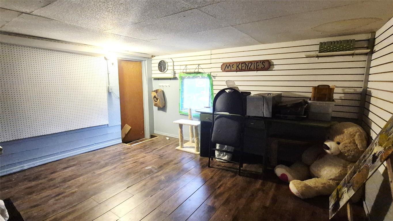 









5177


Trans Canada

Highway,
Tappen,




BC
V0E 2X3

