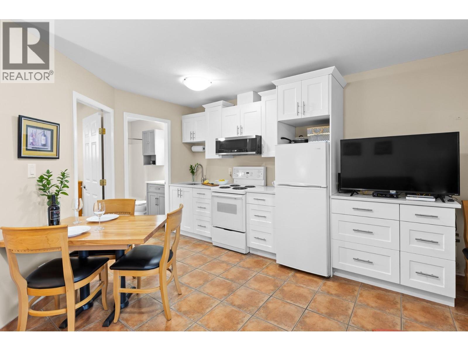 












7310 Main Street Unit# 207

,
Osoyoos,







British Columbia
V0H1V0

