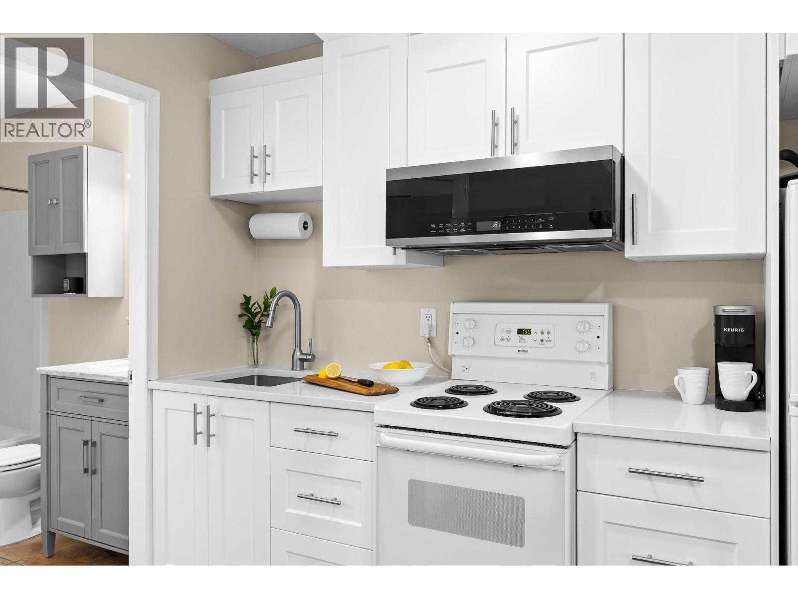 












7310 Main Street Unit# 207

,
Osoyoos,







British Columbia
V0H1V0

