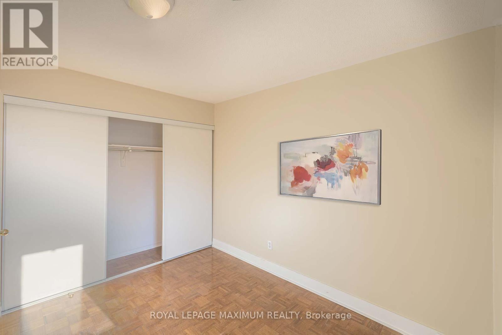 












1 - 217 WOODBRIDGE AVENUE

,
Vaughan,




Ontario
L4L2T1

