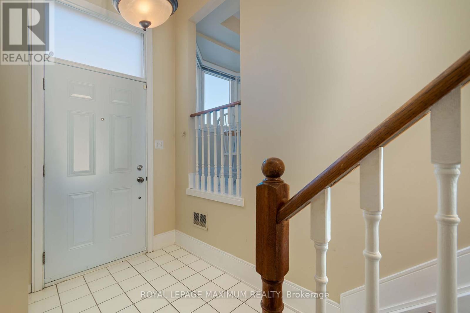 












1 - 217 WOODBRIDGE AVENUE

,
Vaughan,




Ontario
L4L2T1

