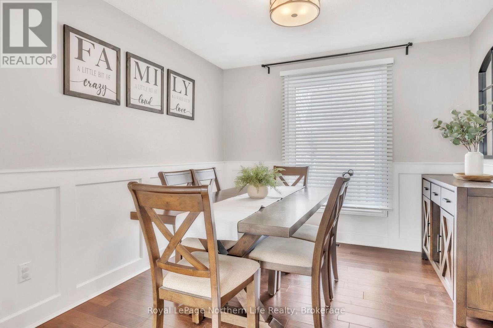 












310 SURREY DRIVE

,
North Bay (Airport),




Ontario
P1C1E3

