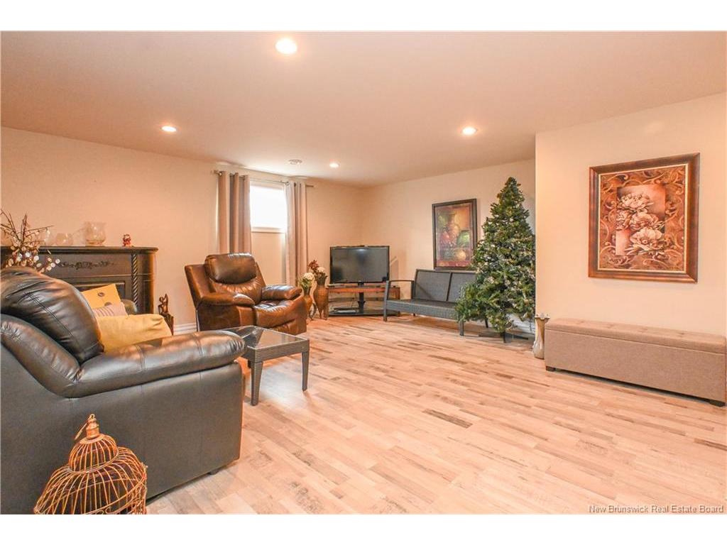 









1350


rue des Fondateurs

ST,
Paquetville,




NB
E8R 1A4

