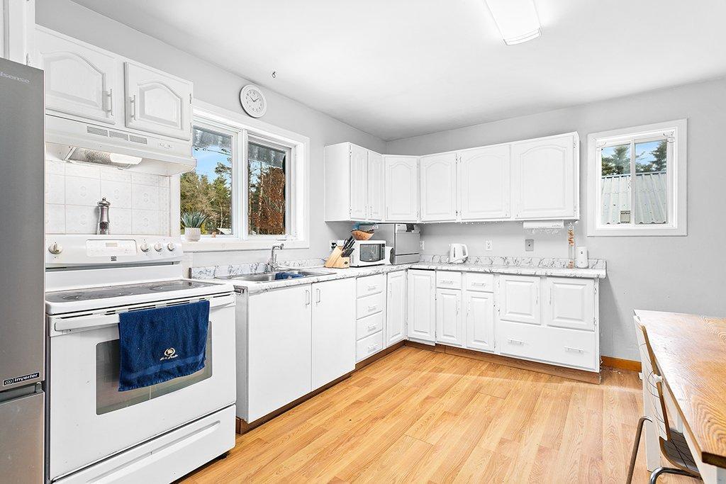 









6


Av. Fernbank

,
Bristol,




QC
J0X1G0

