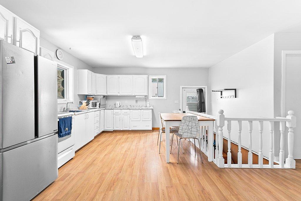 









6


Av. Fernbank

,
Bristol,




QC
J0X1G0

