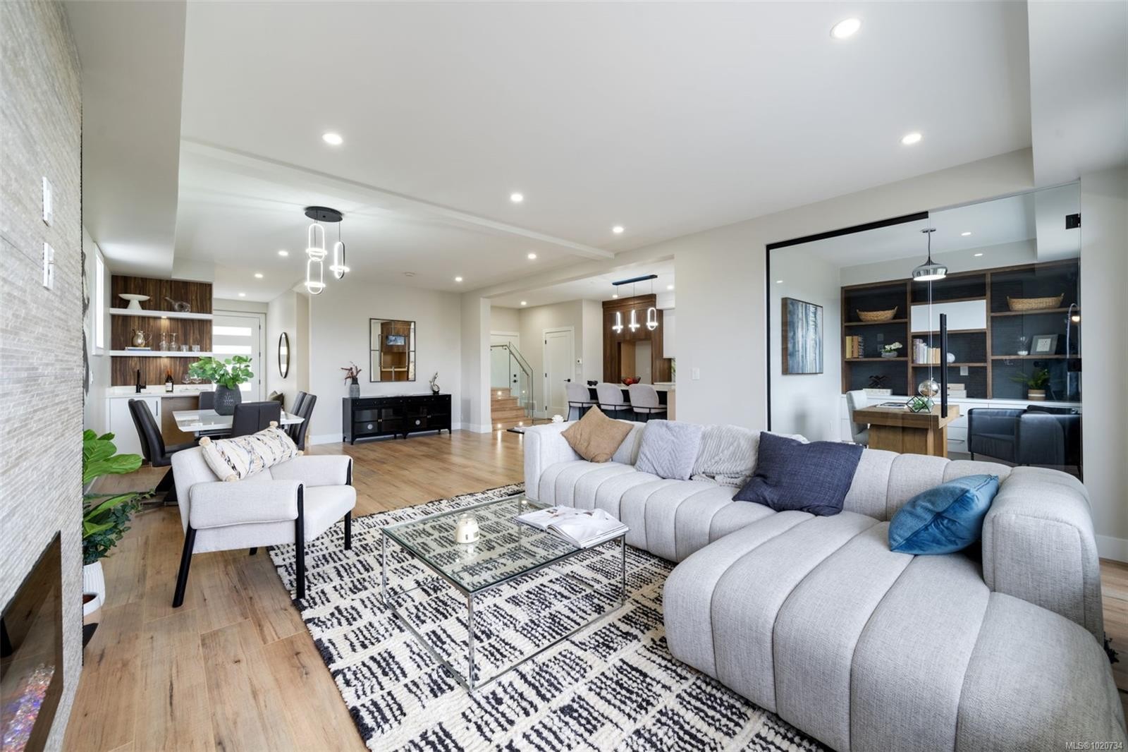 









2210


Archer

Gate,
Langford,




BC
V9B 3S1

