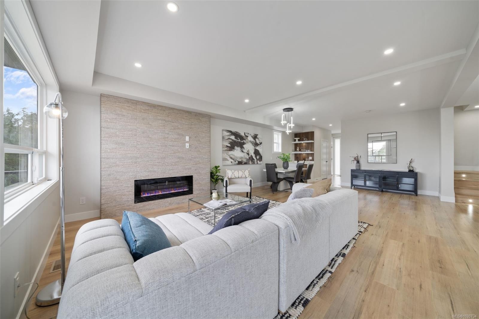 









2210


Archer

Gate,
Langford,




BC
V9B 3S1

