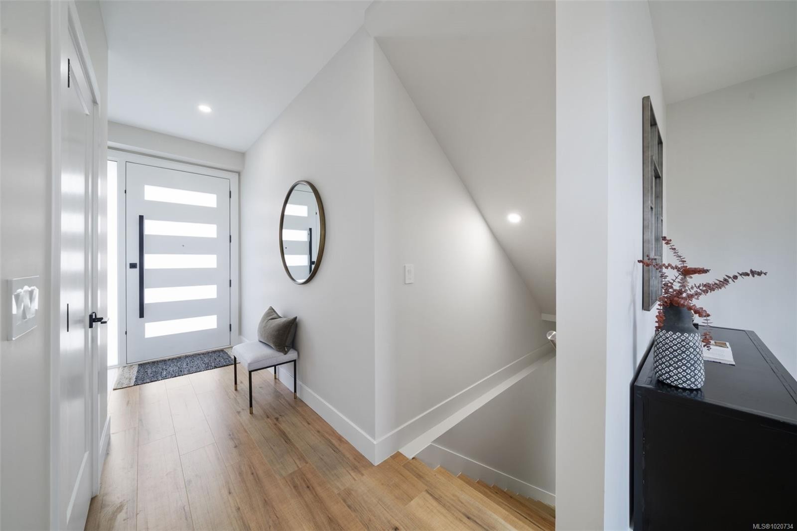 









2210


Archer

Gate,
Langford,




BC
V9B 3S1

