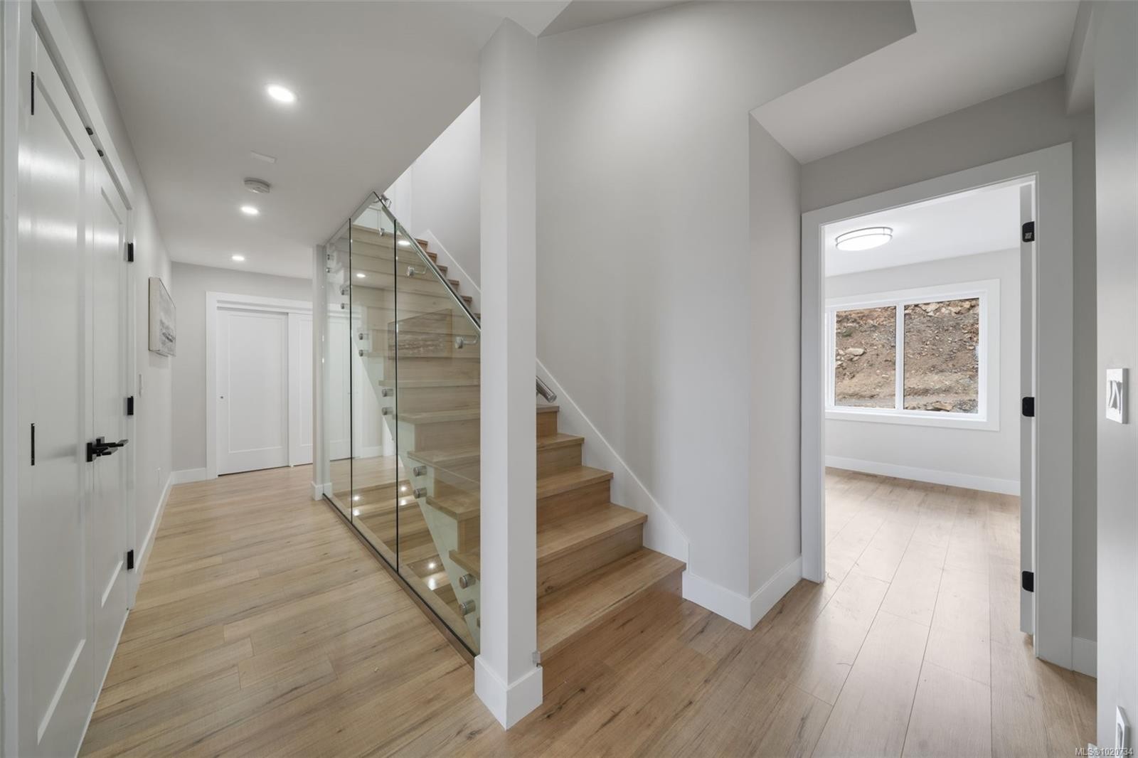 









2210


Archer

Gate,
Langford,




BC
V9B 3S1

