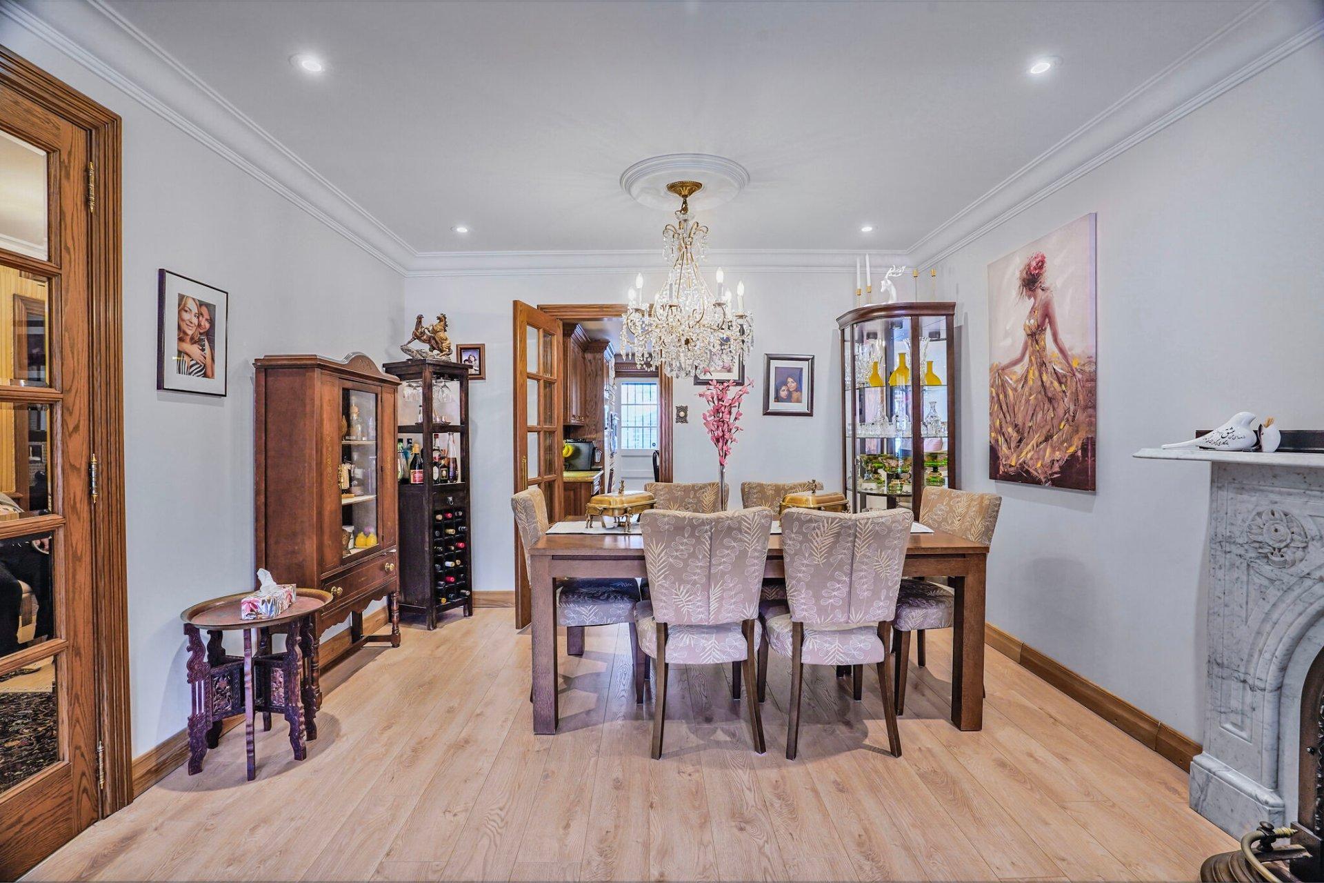 









3830

 - 3832


Rue De La Peltrie

,
Montréal (Côte-des-Neiges/Notre-Dame-de-Grâce),




QC
H3S1V3

