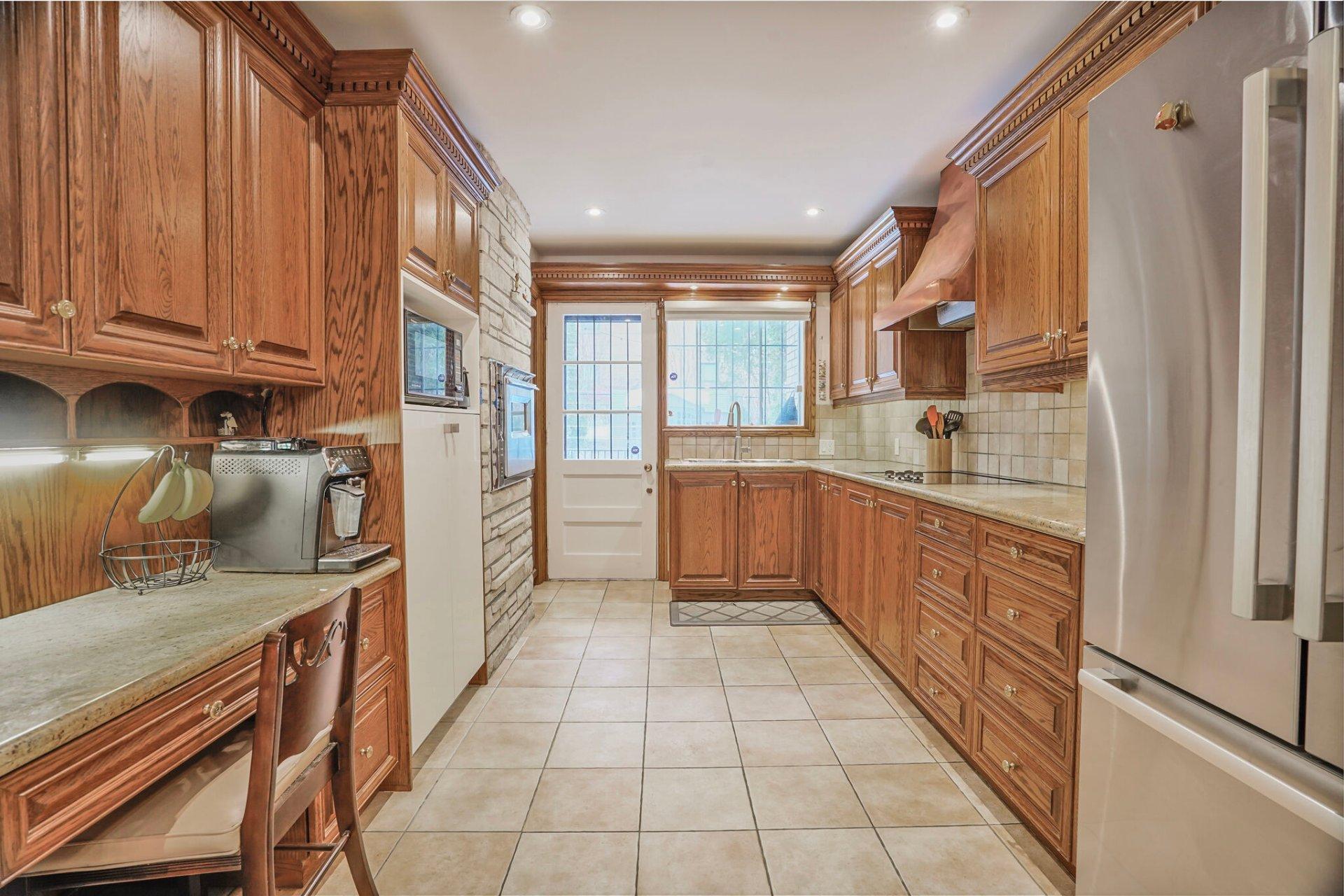 









3830

 - 3832


Rue De La Peltrie

,
Montréal (Côte-des-Neiges/Notre-Dame-de-Grâce),




QC
H3S1V3

