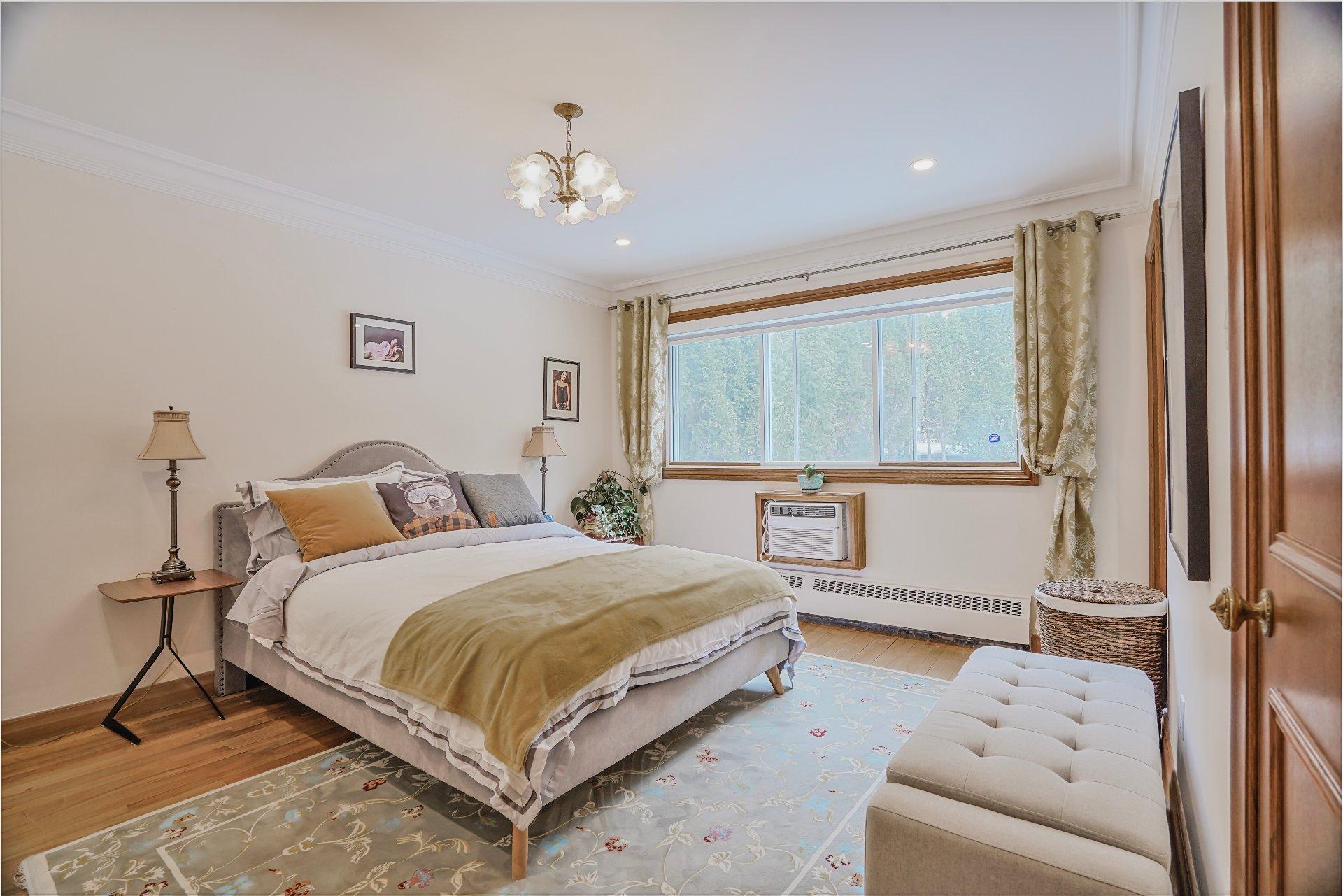 









3830

 - 3832


Rue De La Peltrie

,
Montréal (Côte-des-Neiges/Notre-Dame-de-Grâce),




QC
H3S1V3

