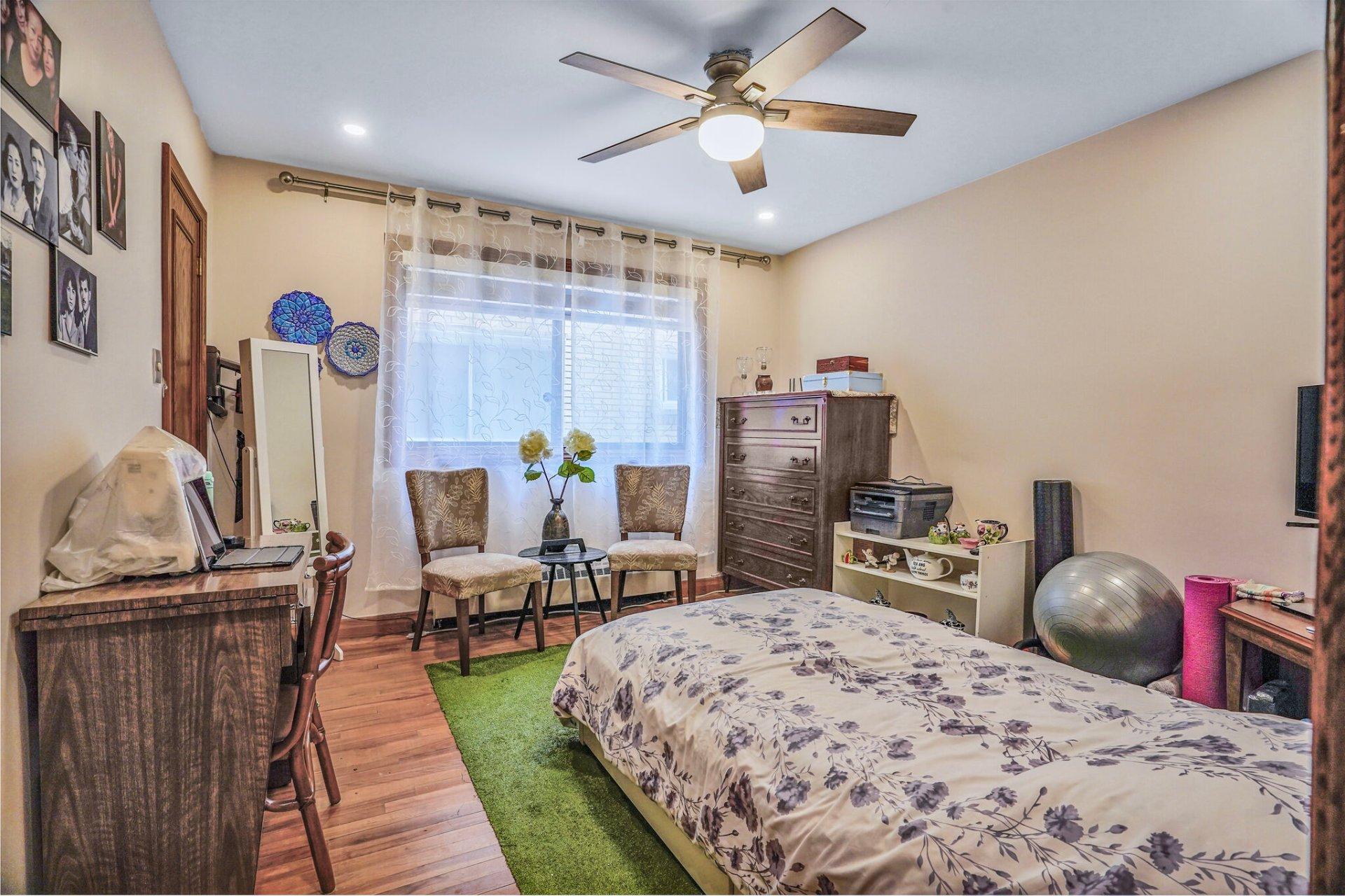 









3830

 - 3832


Rue De La Peltrie

,
Montréal (Côte-des-Neiges/Notre-Dame-de-Grâce),




QC
H3S1V3

