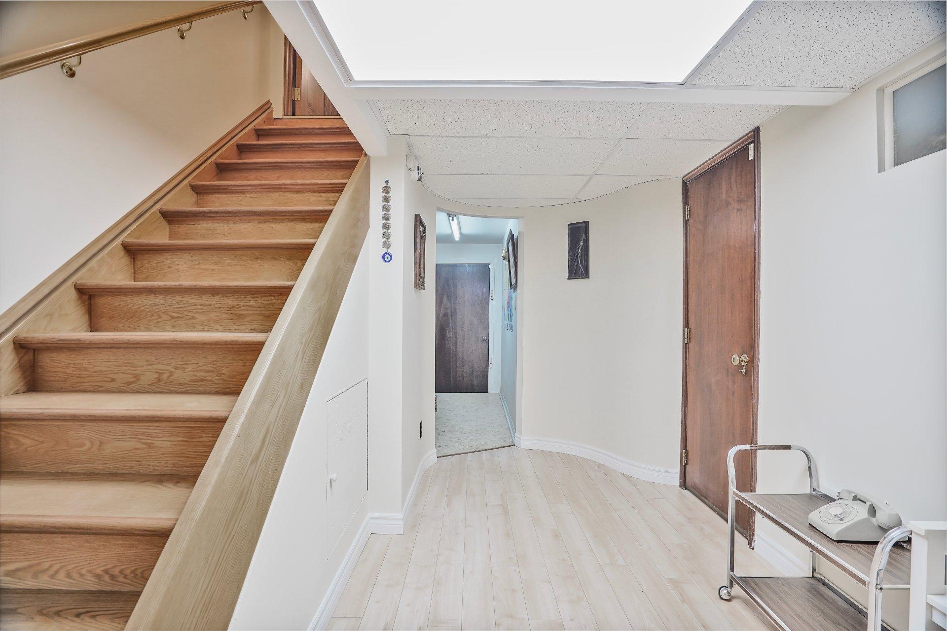 









3830

 - 3832


Rue De La Peltrie

,
Montréal (Côte-des-Neiges/Notre-Dame-de-Grâce),




QC
H3S1V3

