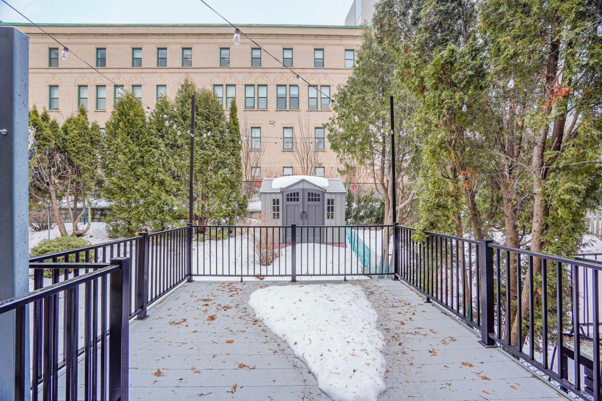 









3830

 - 3832


Rue De La Peltrie

,
Montréal (Côte-des-Neiges/Notre-Dame-de-Grâce),




QC
H3S1V3

