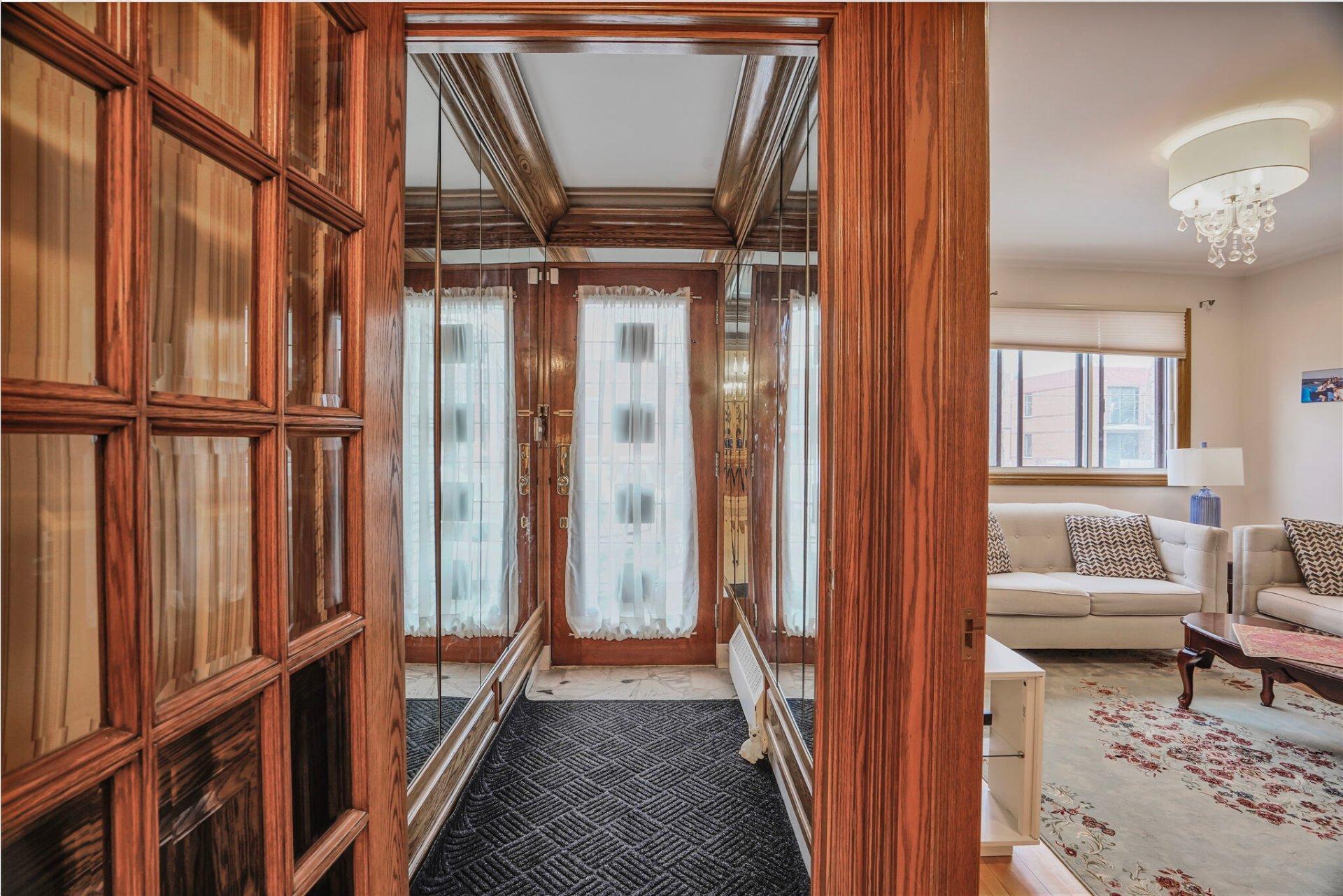 









3830

 - 3832


Rue De La Peltrie

,
Montréal (Côte-des-Neiges/Notre-Dame-de-Grâce),




QC
H3S1V3

