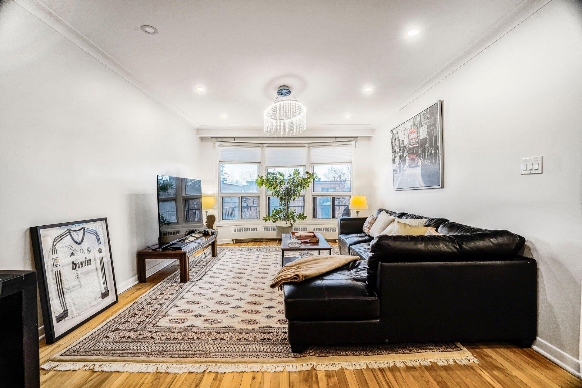 









3830

 - 3832


Rue De La Peltrie

,
Montréal (Côte-des-Neiges/Notre-Dame-de-Grâce),




QC
H3S1V3

