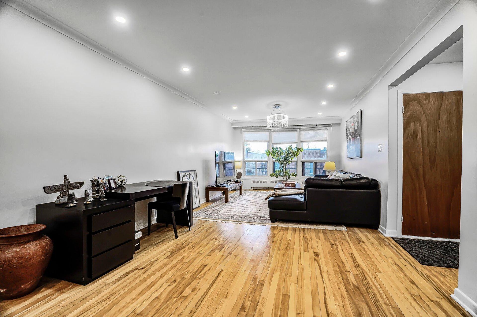 









3830

 - 3832


Rue De La Peltrie

,
Montréal (Côte-des-Neiges/Notre-Dame-de-Grâce),




QC
H3S1V3

