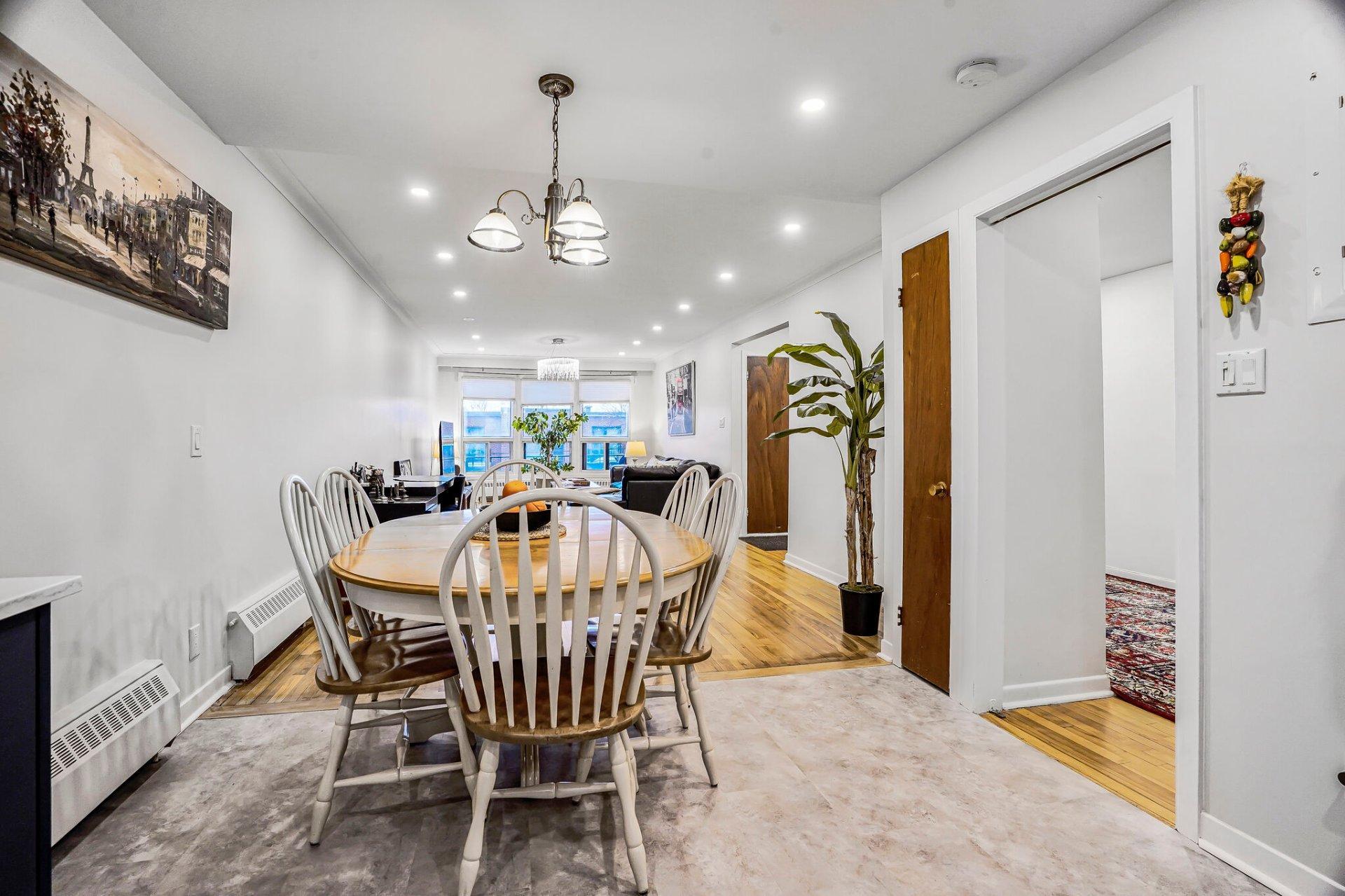 









3830

 - 3832


Rue De La Peltrie

,
Montréal (Côte-des-Neiges/Notre-Dame-de-Grâce),




QC
H3S1V3

