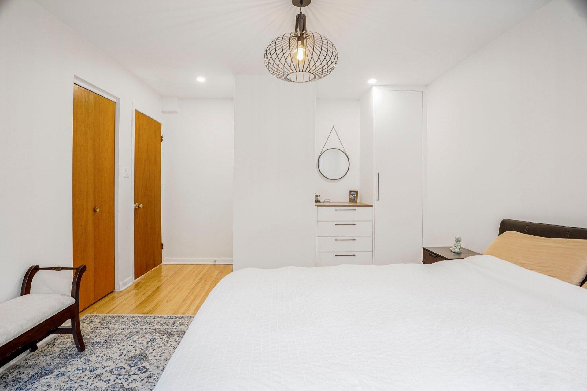 









3830

 - 3832


Rue De La Peltrie

,
Montréal (Côte-des-Neiges/Notre-Dame-de-Grâce),




QC
H3S1V3

