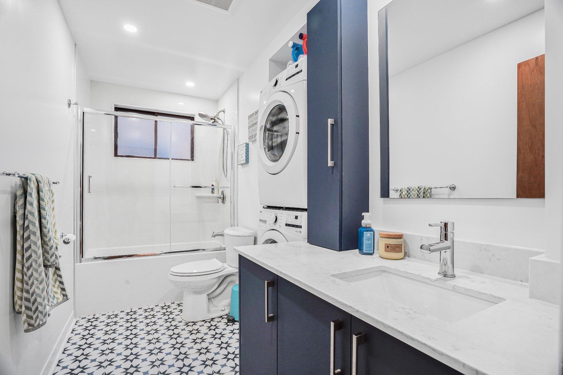 









3830

 - 3832


Rue De La Peltrie

,
Montréal (Côte-des-Neiges/Notre-Dame-de-Grâce),




QC
H3S1V3

