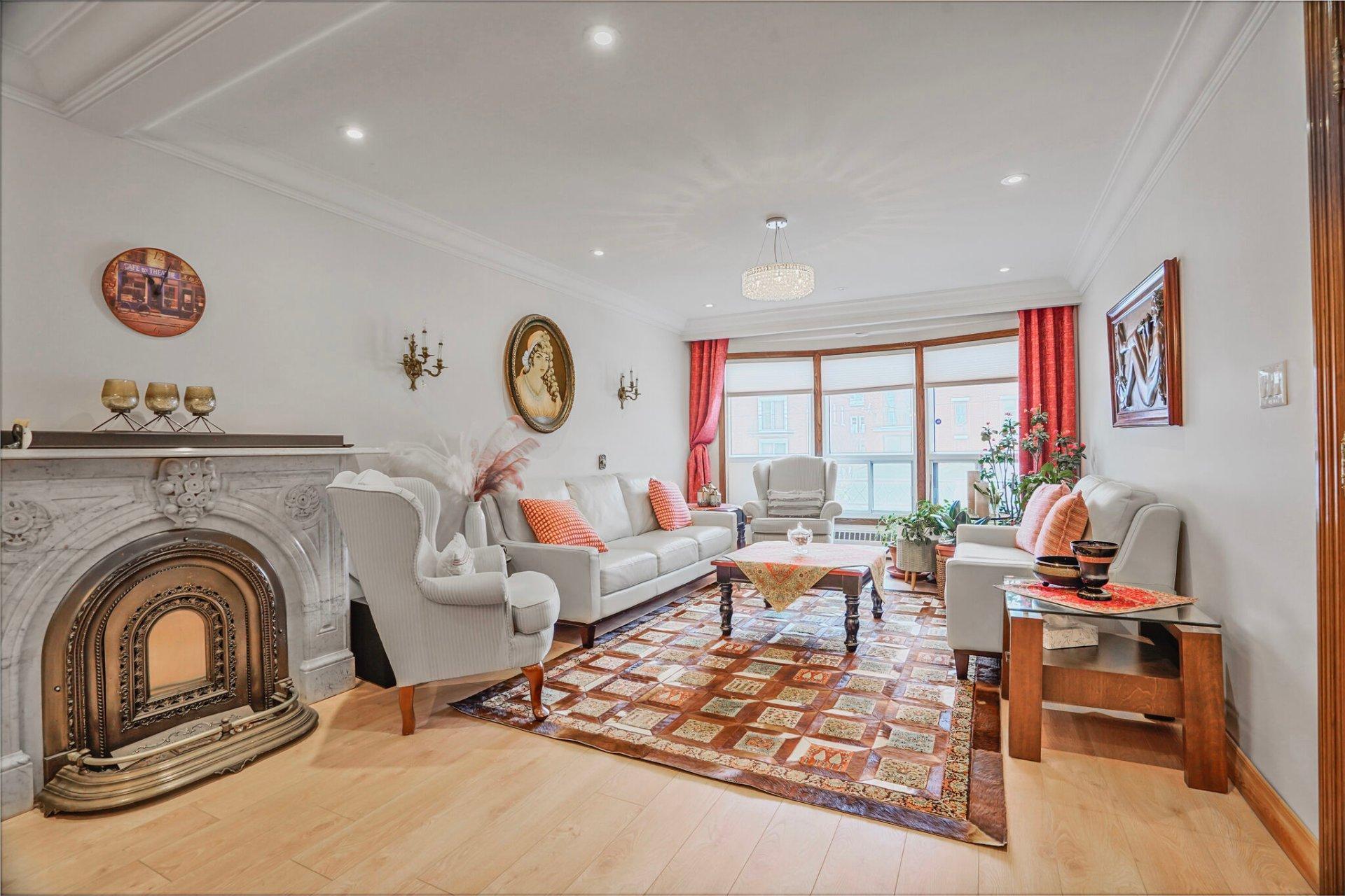 









3830

 - 3832


Rue De La Peltrie

,
Montréal (Côte-des-Neiges/Notre-Dame-de-Grâce),




QC
H3S1V3

