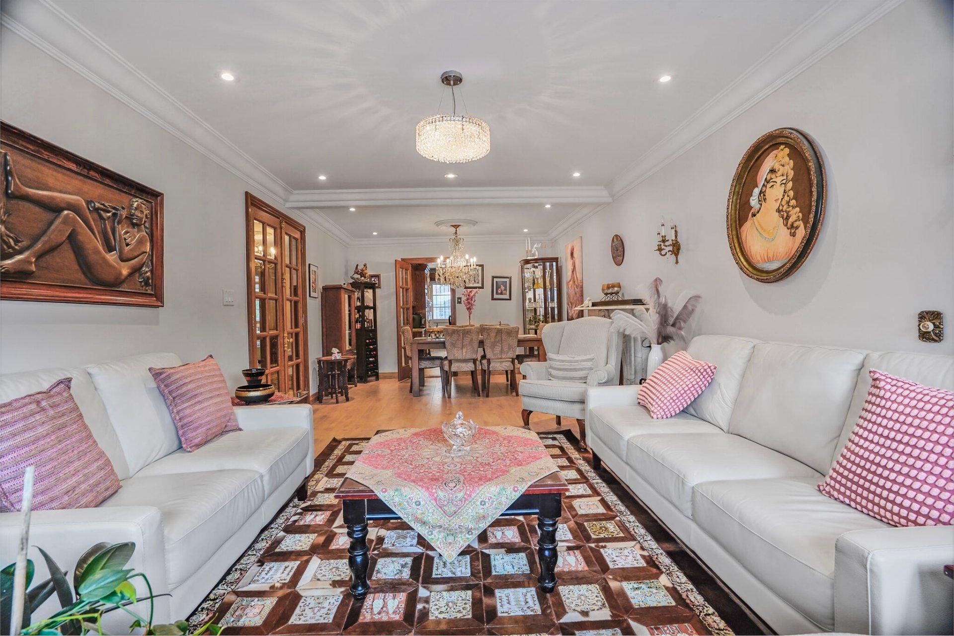 









3830

 - 3832


Rue De La Peltrie

,
Montréal (Côte-des-Neiges/Notre-Dame-de-Grâce),




QC
H3S1V3

