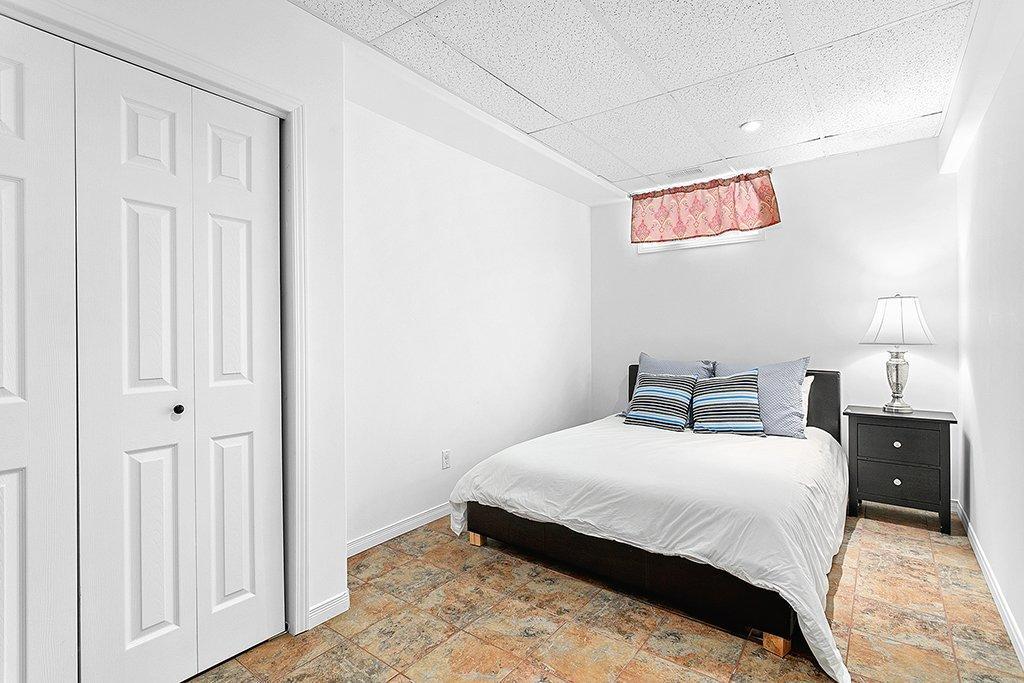 









32


Ch. Jean B. Taylor

,
L'Isle-aux-Allumettes,




QC
J0X1M0

