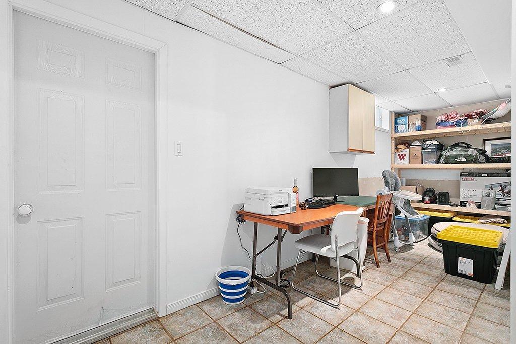 









32


Ch. Jean B. Taylor

,
L'Isle-aux-Allumettes,




QC
J0X1M0

