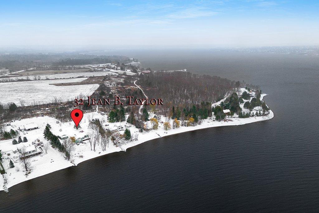 









32


Ch. Jean B. Taylor

,
L'Isle-aux-Allumettes,




QC
J0X1M0

