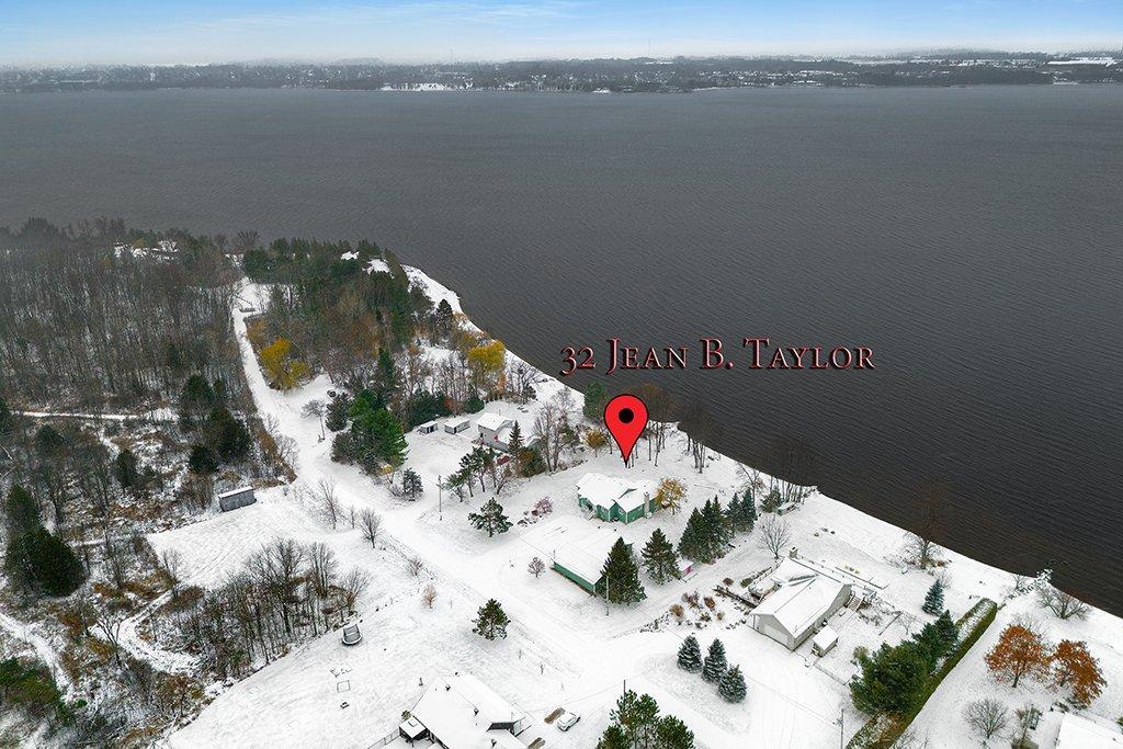 









32


Ch. Jean B. Taylor

,
L'Isle-aux-Allumettes,




QC
J0X1M0

