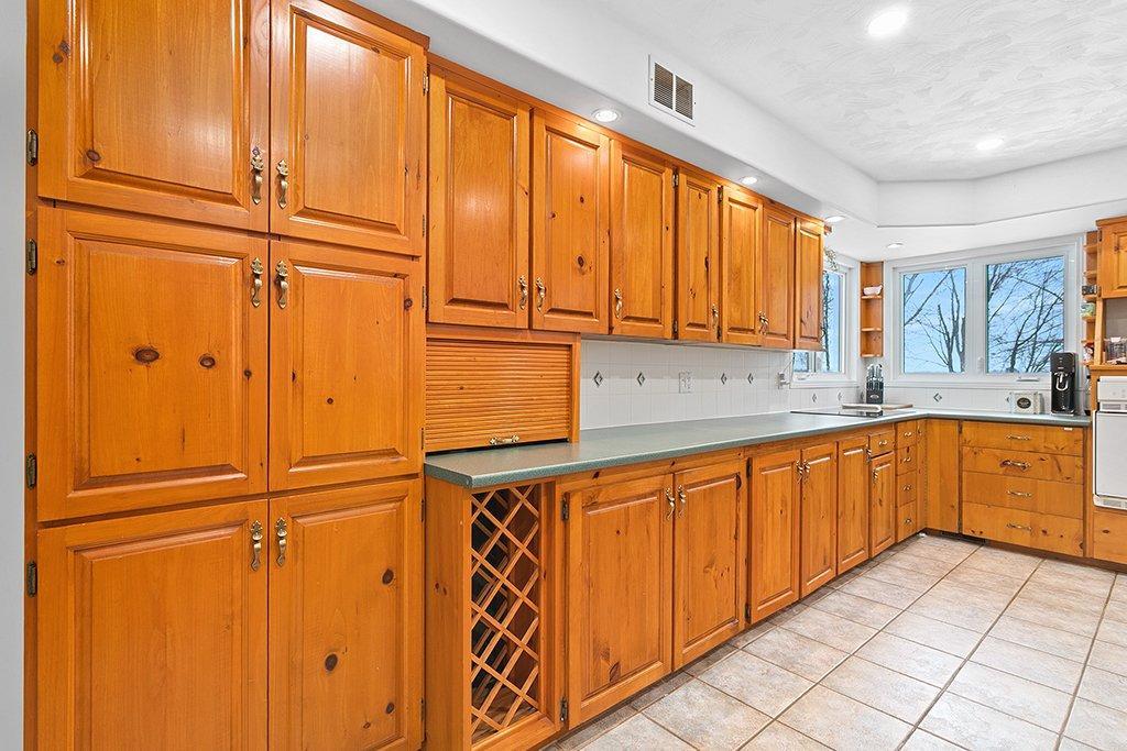 









32


Ch. Jean B. Taylor

,
L'Isle-aux-Allumettes,




QC
J0X1M0

